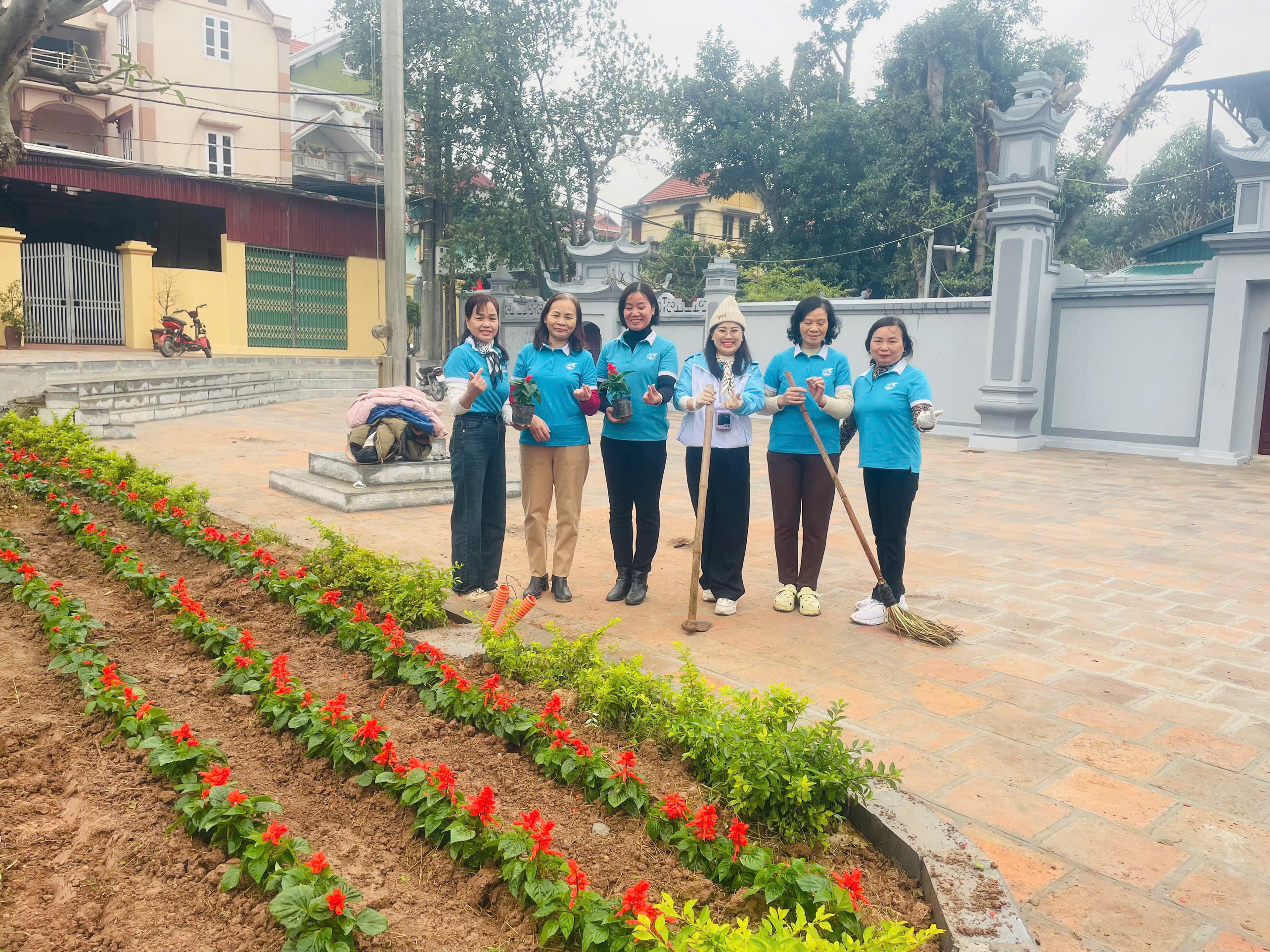 Hội LHPN xã Đông Anh: Bàn giao phần việc chào mừng thành công Đại hội Đảng toàn quốc lần thứ XIV - ảnh 9