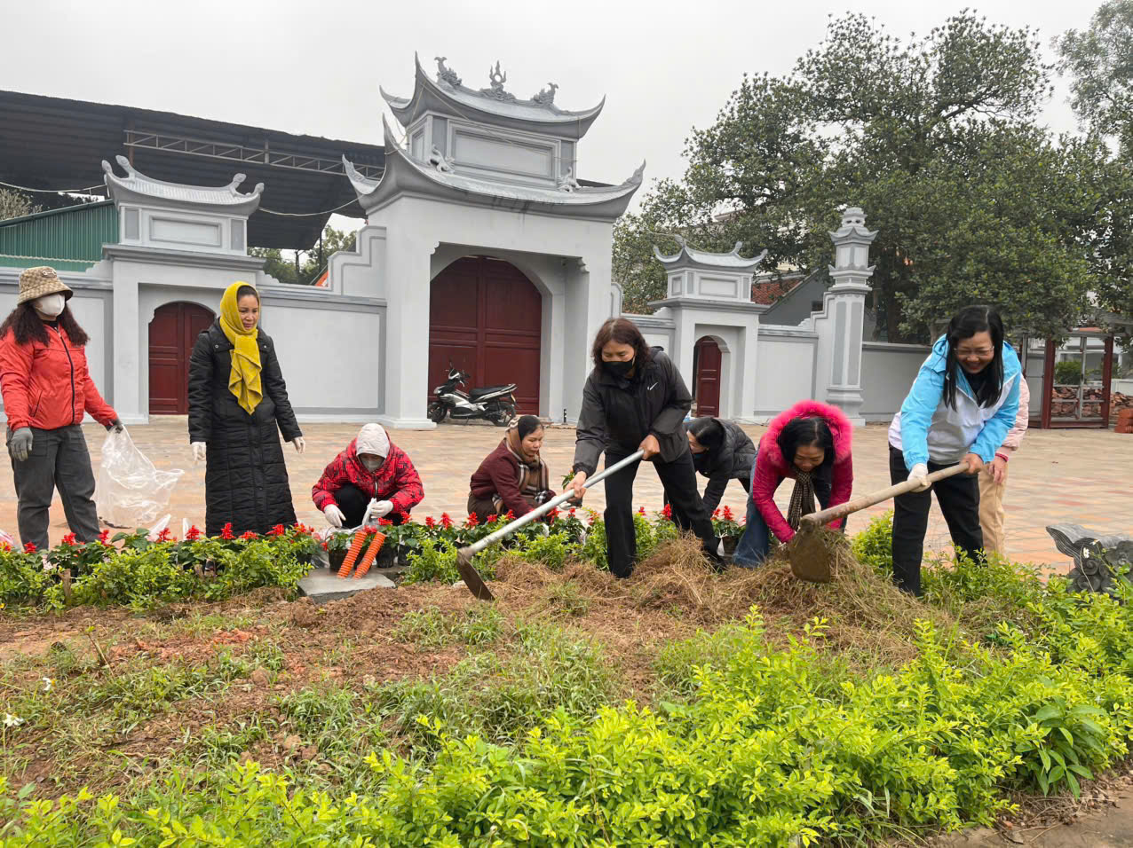 Hội LHPN xã Đông Anh: Bàn giao phần việc chào mừng thành công Đại hội Đảng toàn quốc lần thứ XIV - ảnh 4