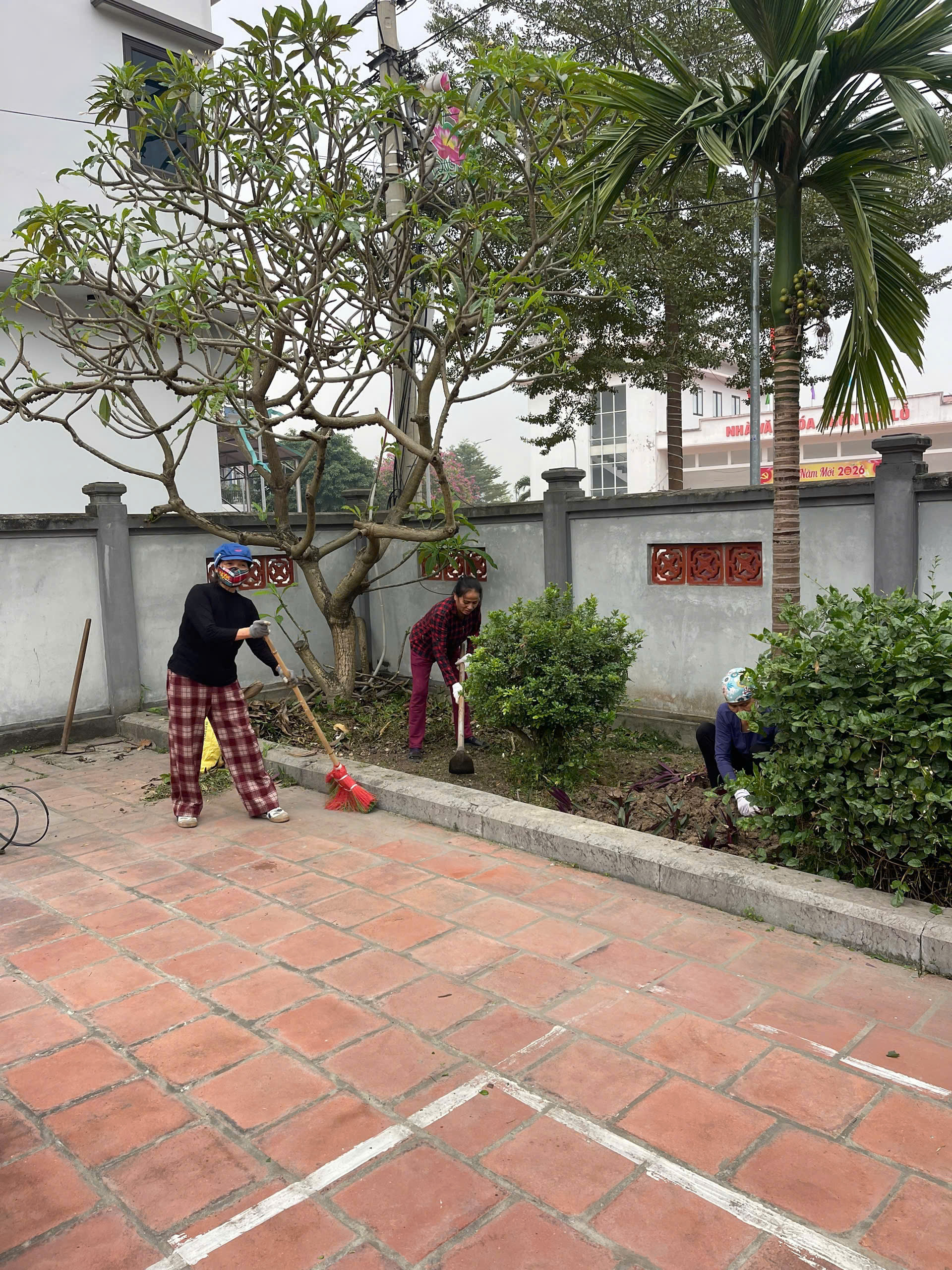 Phụ nữ Thư Lâm: Sôi nổi hưởng ứng cuộc thi “Thôn, khu, tổ dân phố Sáng- Xanh- Sạch- Đẹp- Hiệu quả” - ảnh 1