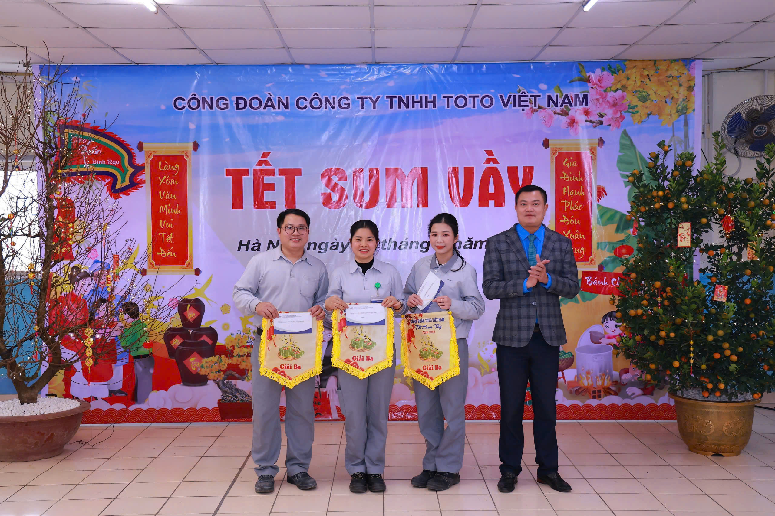 Gần 1.000 đoàn viên, người lao động Công ty TOTO Việt Nam tham gia chương trình “Tết sum vầy” - ảnh 6