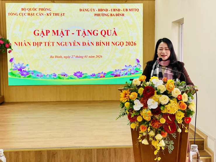 Phường Ba Đình: Phối hợp tặng quà cho các gia đình chính sách có hoàn cảnh khó khăn - ảnh 1