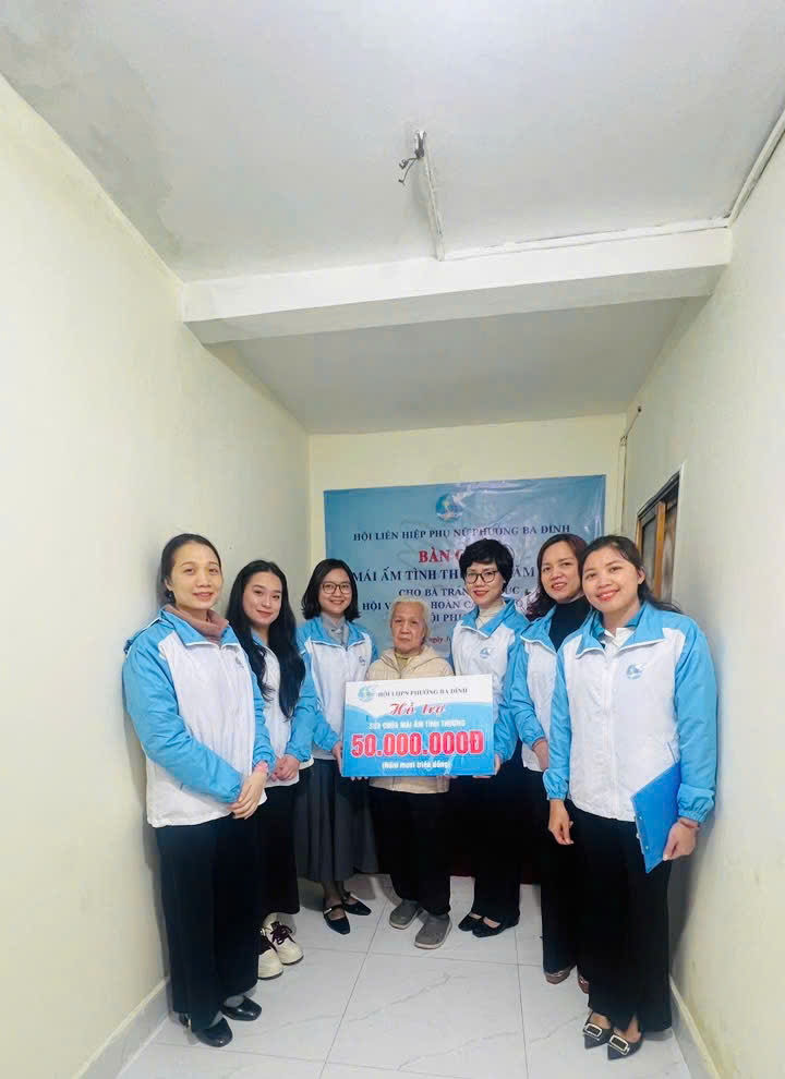 Hội LHPN phường Ba Đình: Bàn giao “Mái ấm tình thương” cho hội viên phụ nữ có hoàn cảnh khó khăn - ảnh 2