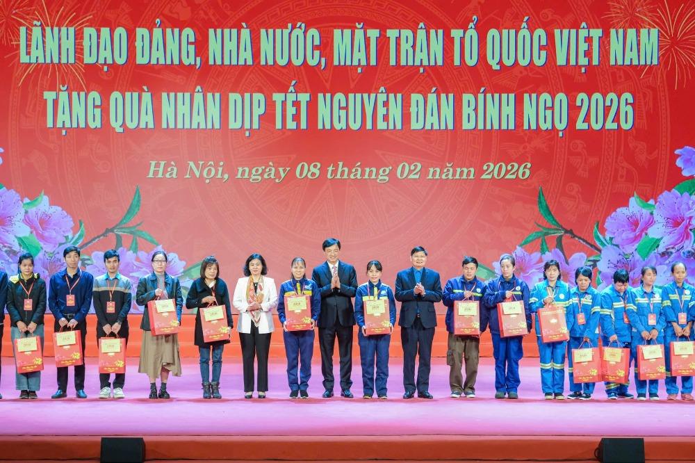 “Tết sum vầy” của công nhân lao động Thủ đô - ảnh 1