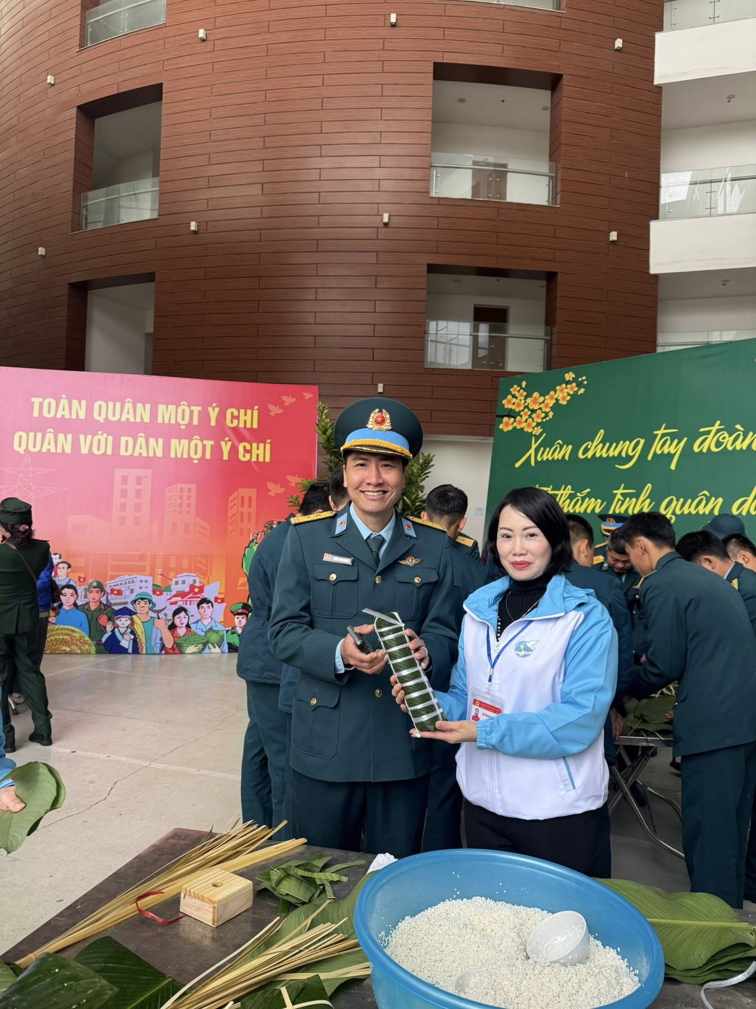 Hội LHPN xã Đông Anh giành giải Nhất hội thi gói bánh chưng Tết - ảnh 2