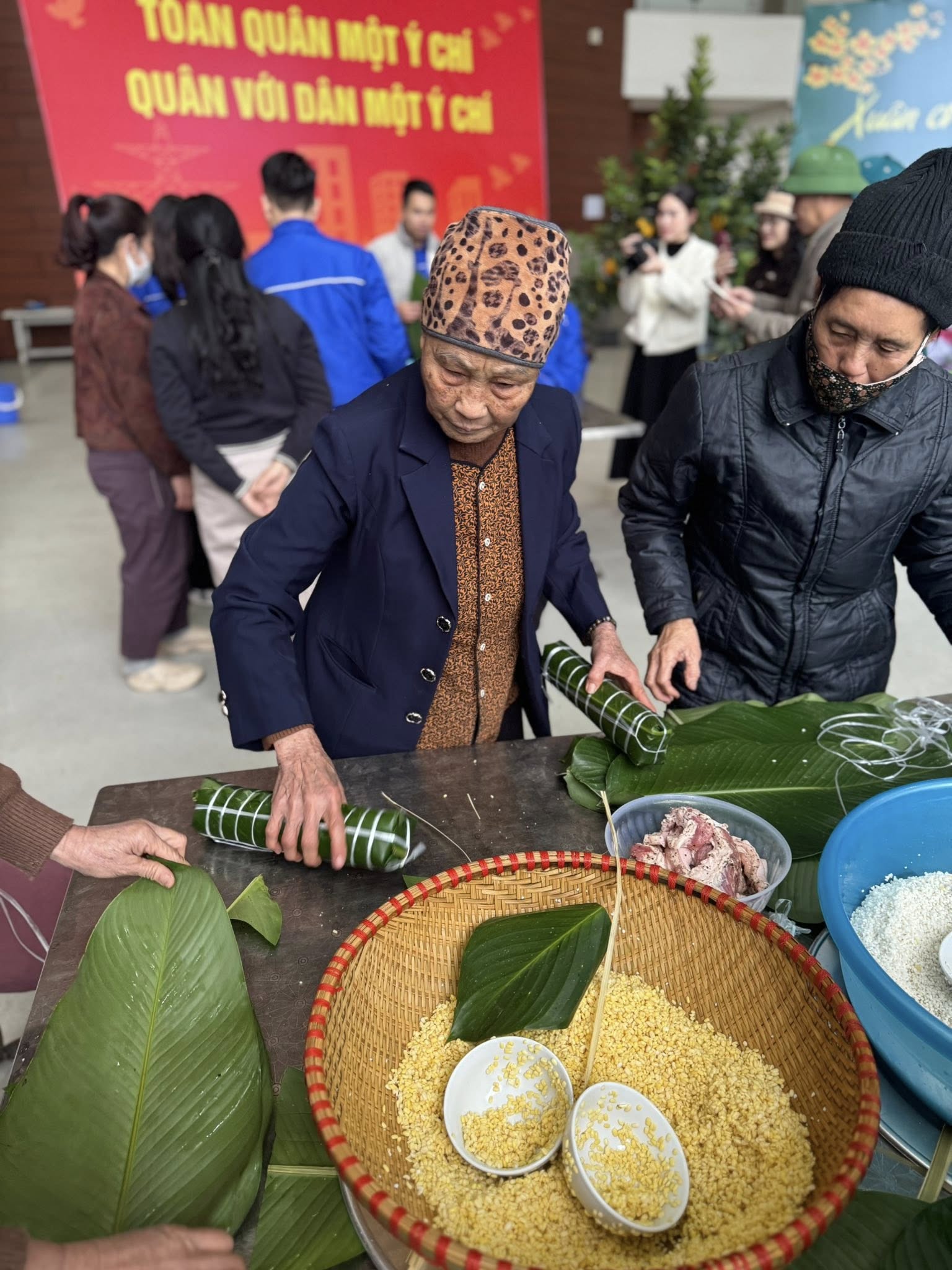 Hội LHPN xã Đông Anh giành giải Nhất hội thi gói bánh chưng Tết - ảnh 4