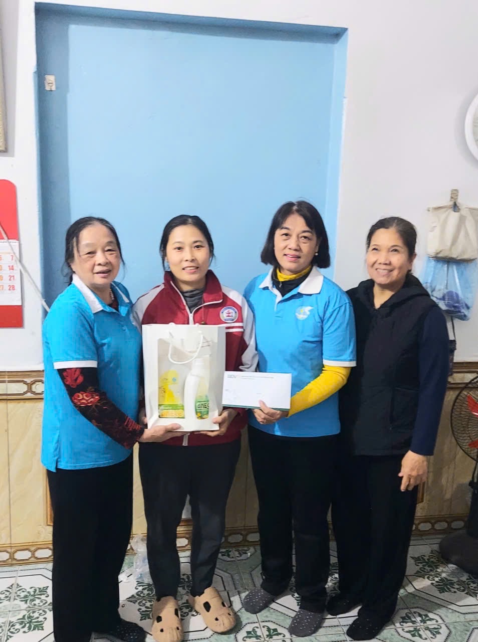 Các cấp Hội LHPN xã Thư Lâm: Chung tay chăm lo an sinh xã hội để mọi người đều có Tết - ảnh 12