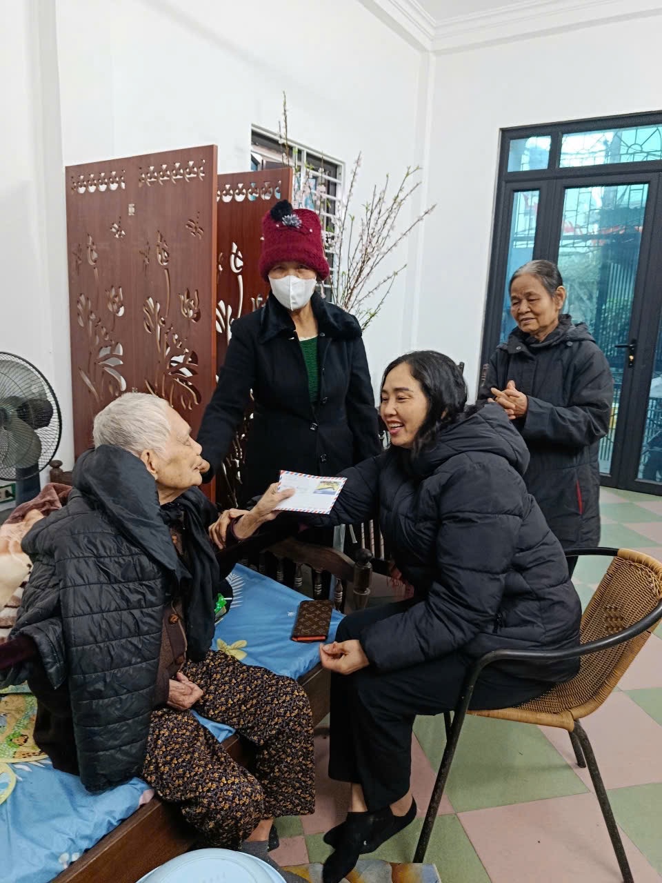 Các cấp Hội LHPN xã Thư Lâm: Chung tay chăm lo an sinh xã hội để mọi người đều có Tết - ảnh 10