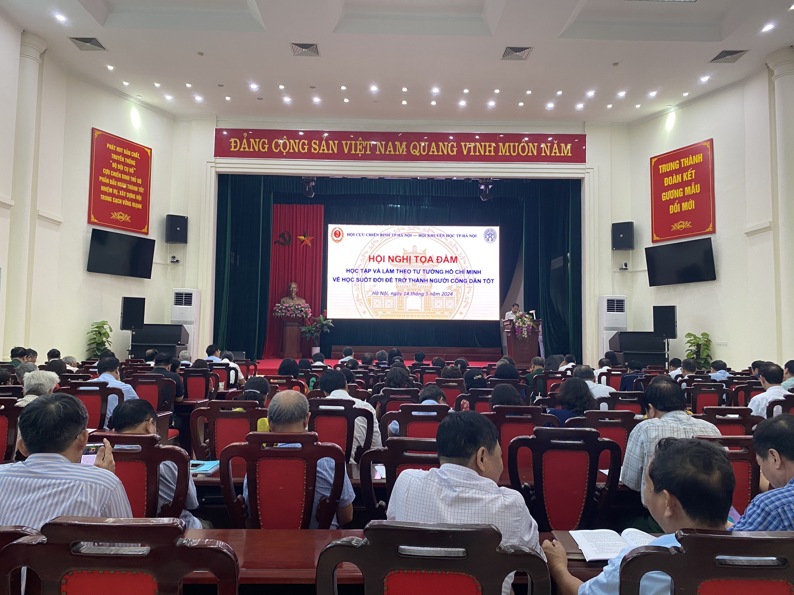 Học tập và làm theo tư tưởng Hồ Chí Minh về học suốt đời để trở thành người công dân tốt - ảnh 2