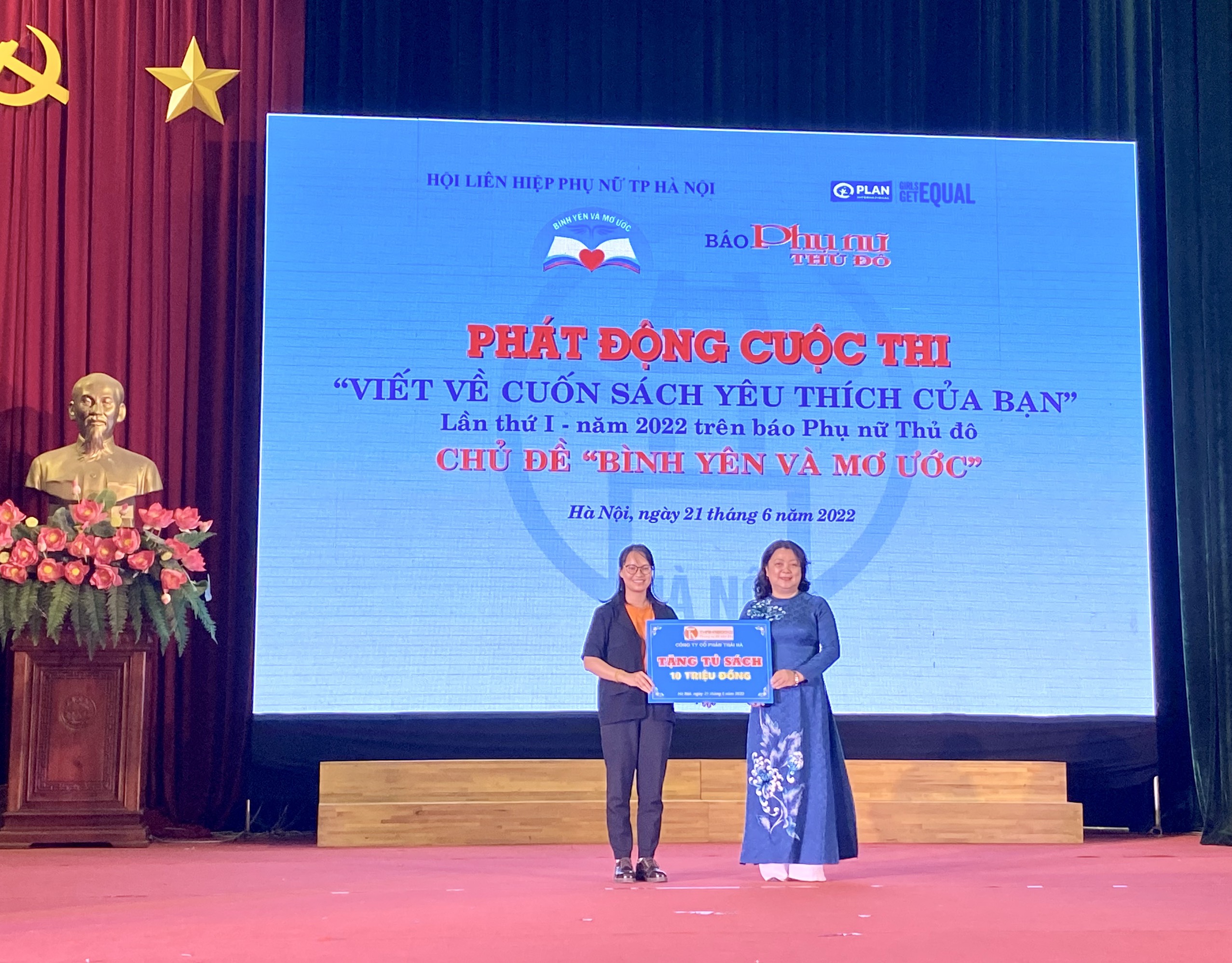 Phát động cuộc thi “Viết về cuốn sách yêu thích của bạn” lần thứ I trên báo Phụ nữ Thủ đô - ảnh 6