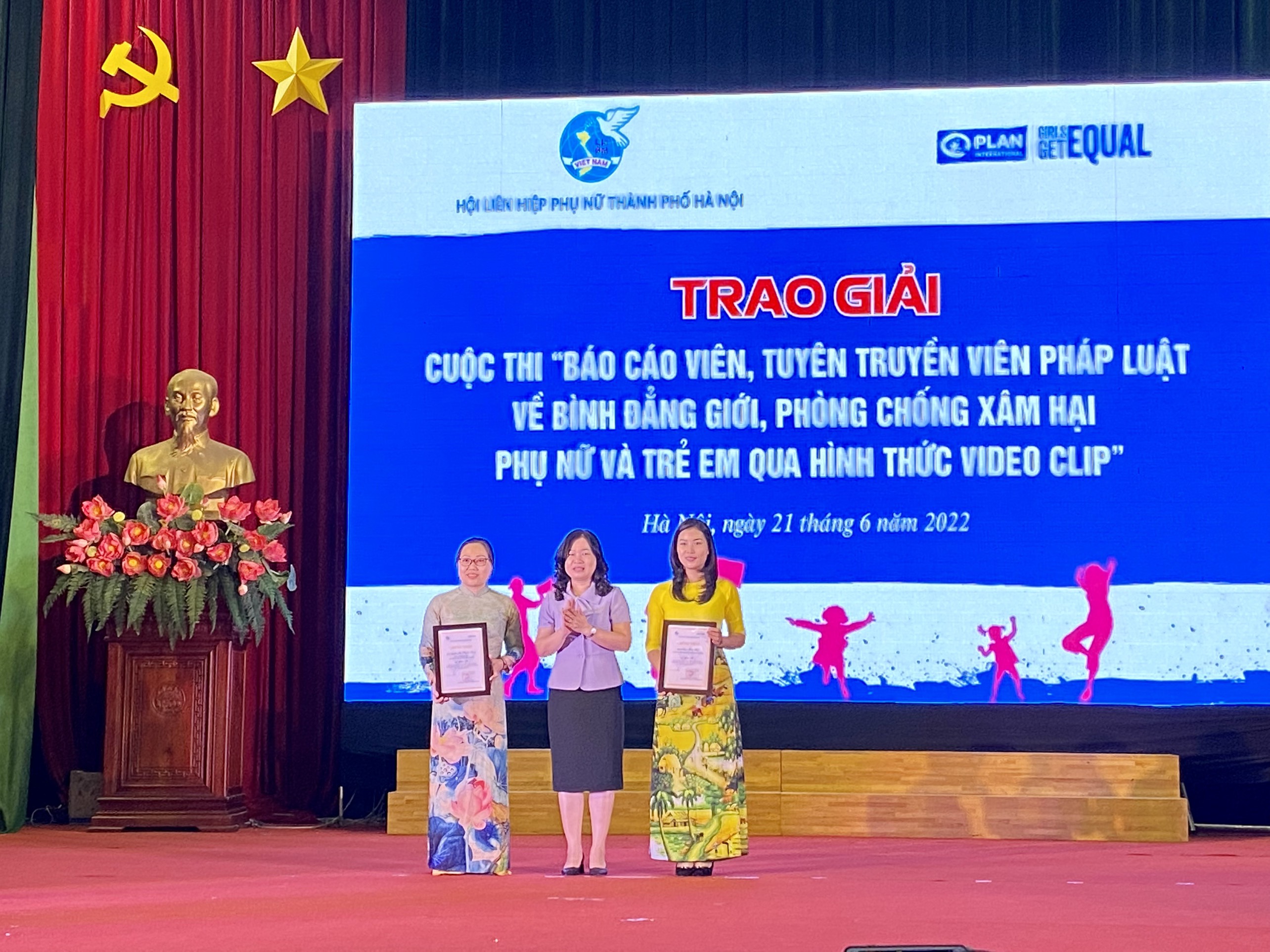 Phát động cuộc thi “Viết về cuốn sách yêu thích của bạn” lần thứ I trên báo Phụ nữ Thủ đô - ảnh 3