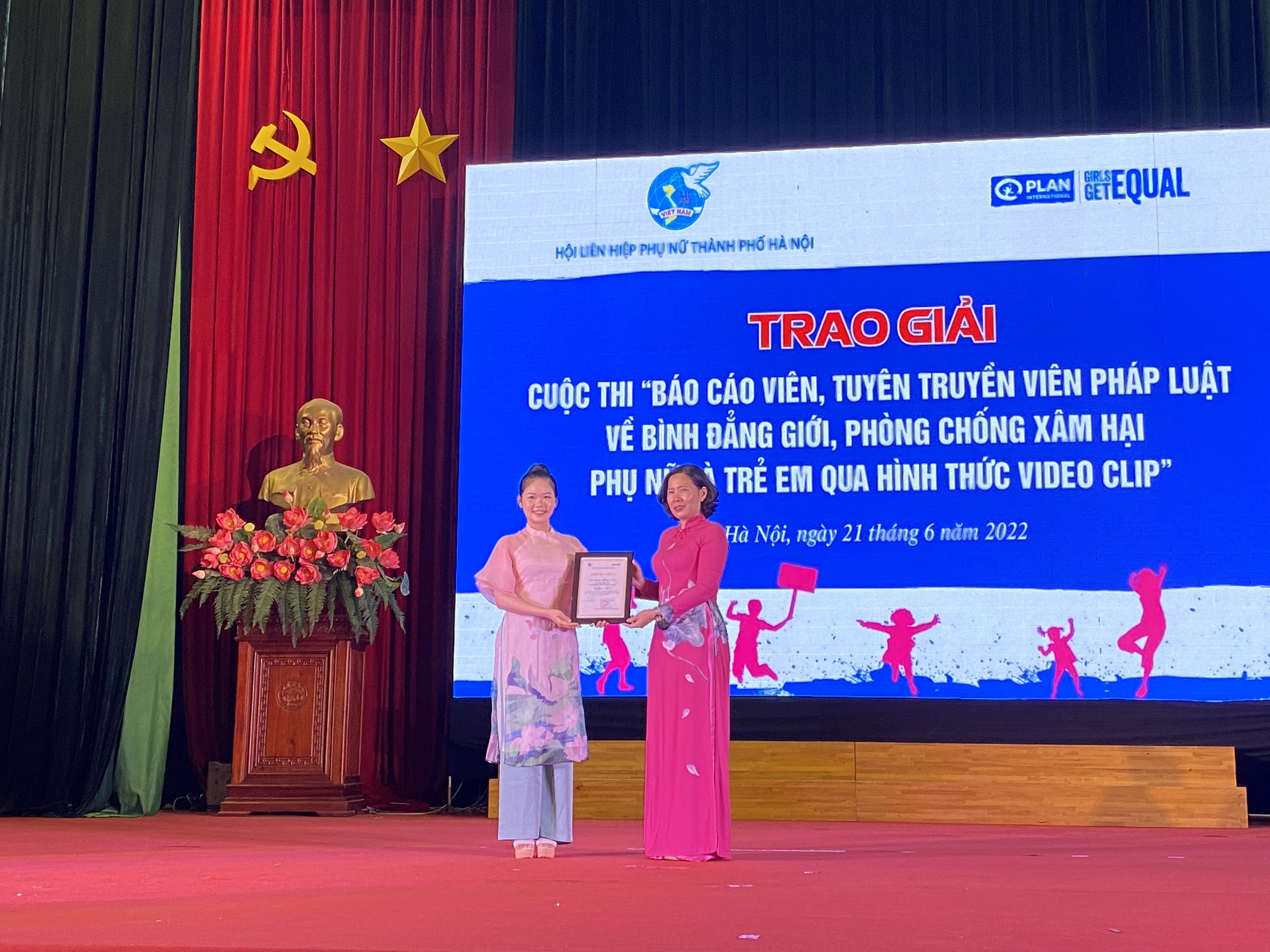 Phát động cuộc thi “Viết về cuốn sách yêu thích của bạn” lần thứ I trên báo Phụ nữ Thủ đô - ảnh 2