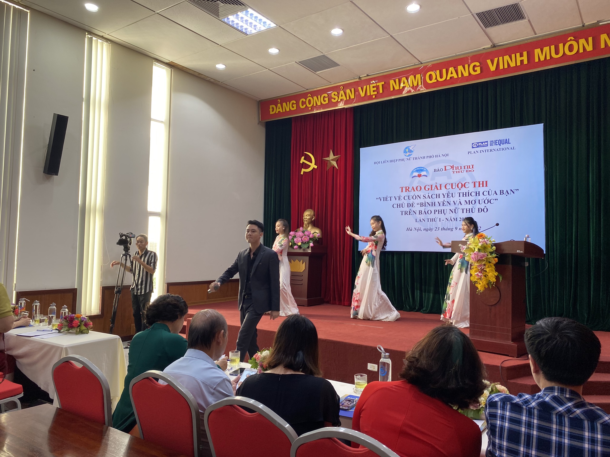 Tôn vinh những giá trị tốt đẹp của đời sống - ảnh 13