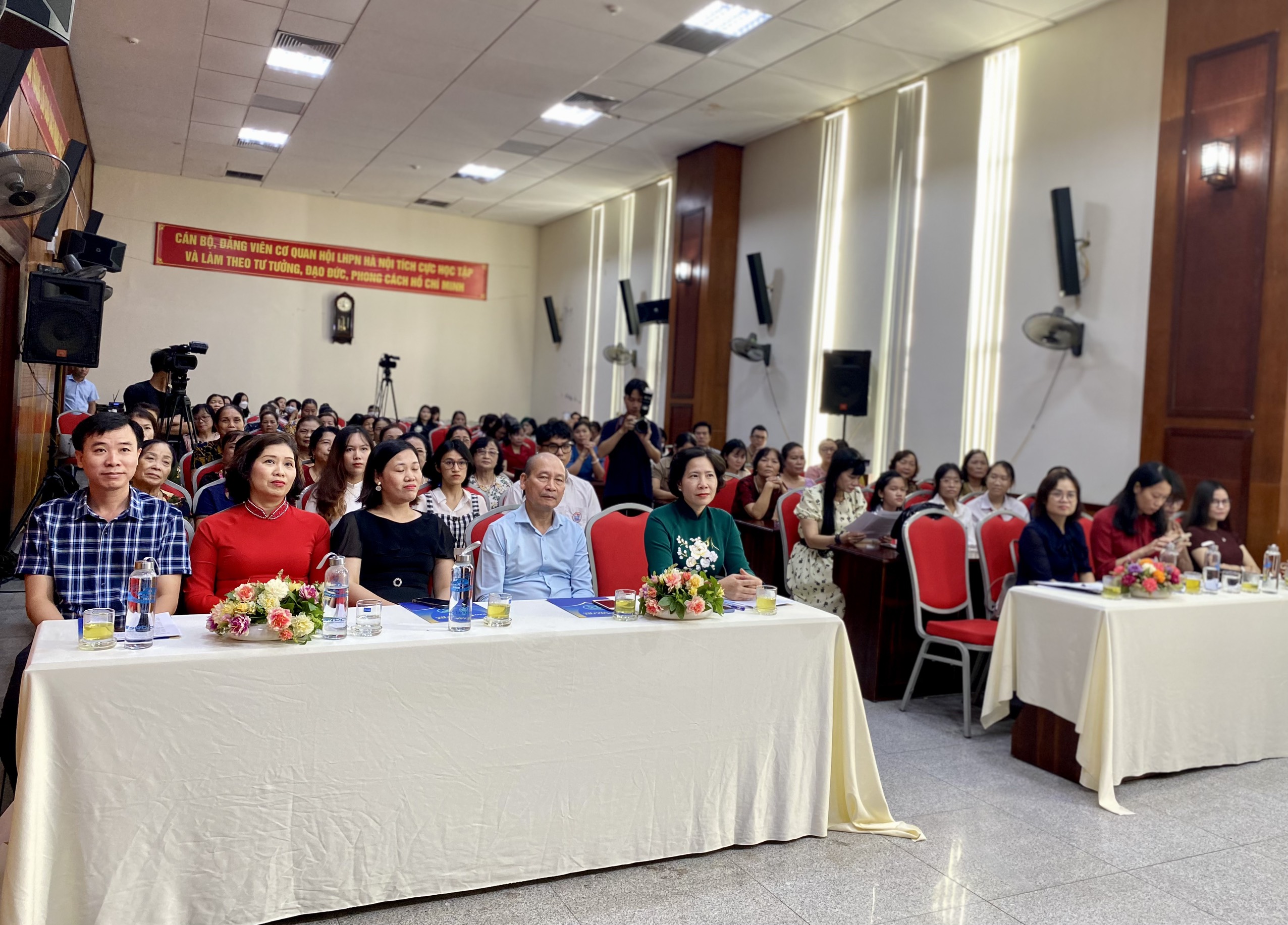 Tôn vinh những giá trị tốt đẹp của đời sống - ảnh 12