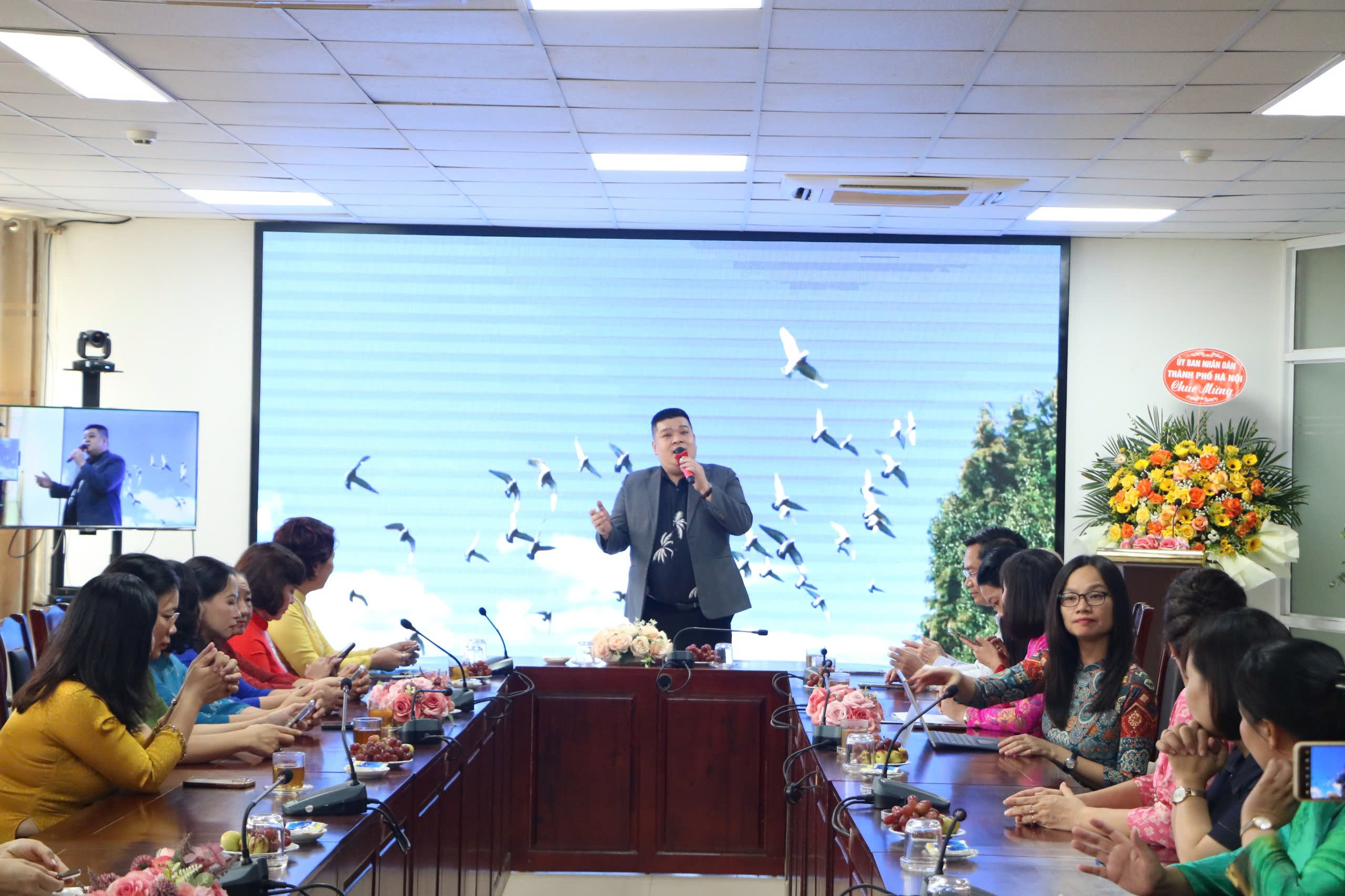 Trực tiếp Chương trình Giao lưu Phụ nữ Thủ đô thi đua xây dựng thành phố Văn hiến – Văn minh – Hiện đại - ảnh 1