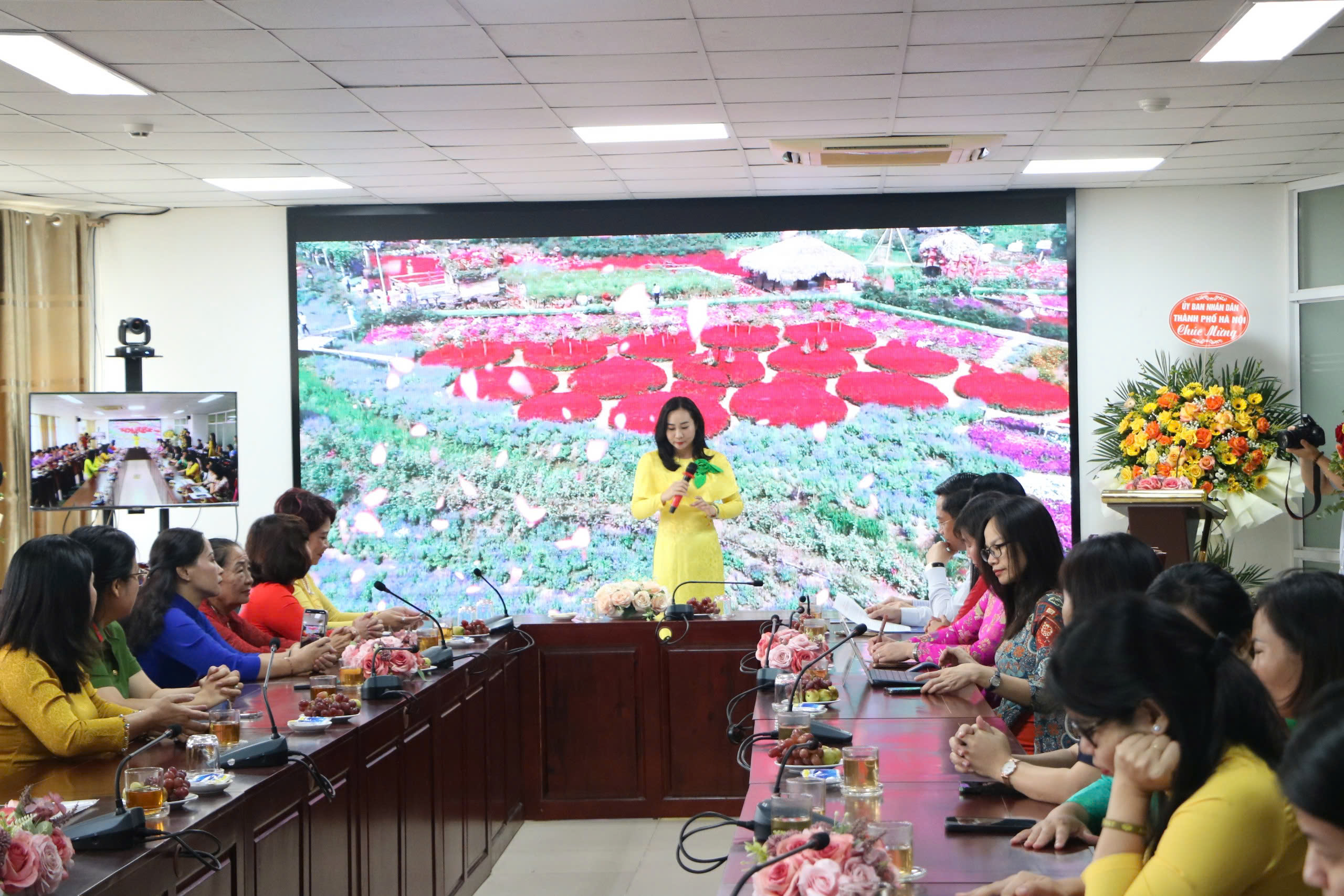 Trực tiếp Chương trình Giao lưu Phụ nữ Thủ đô thi đua xây dựng thành phố Văn hiến – Văn minh – Hiện đại - ảnh 3