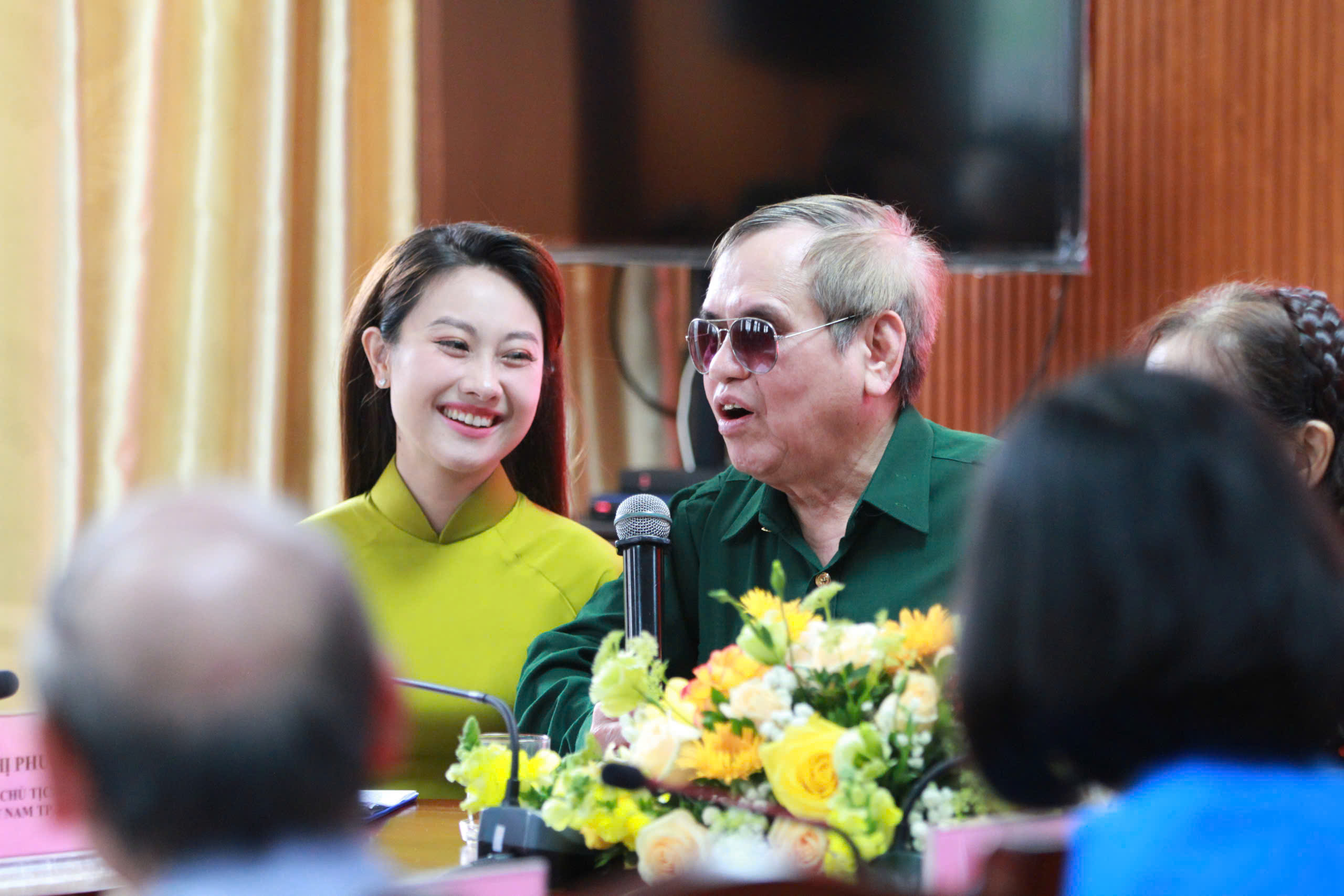 Giao lưu trực tuyến “Huyền thoại Trường Sơn” và cuộc gặp gỡ của những “bông hồng thép” - ảnh 24