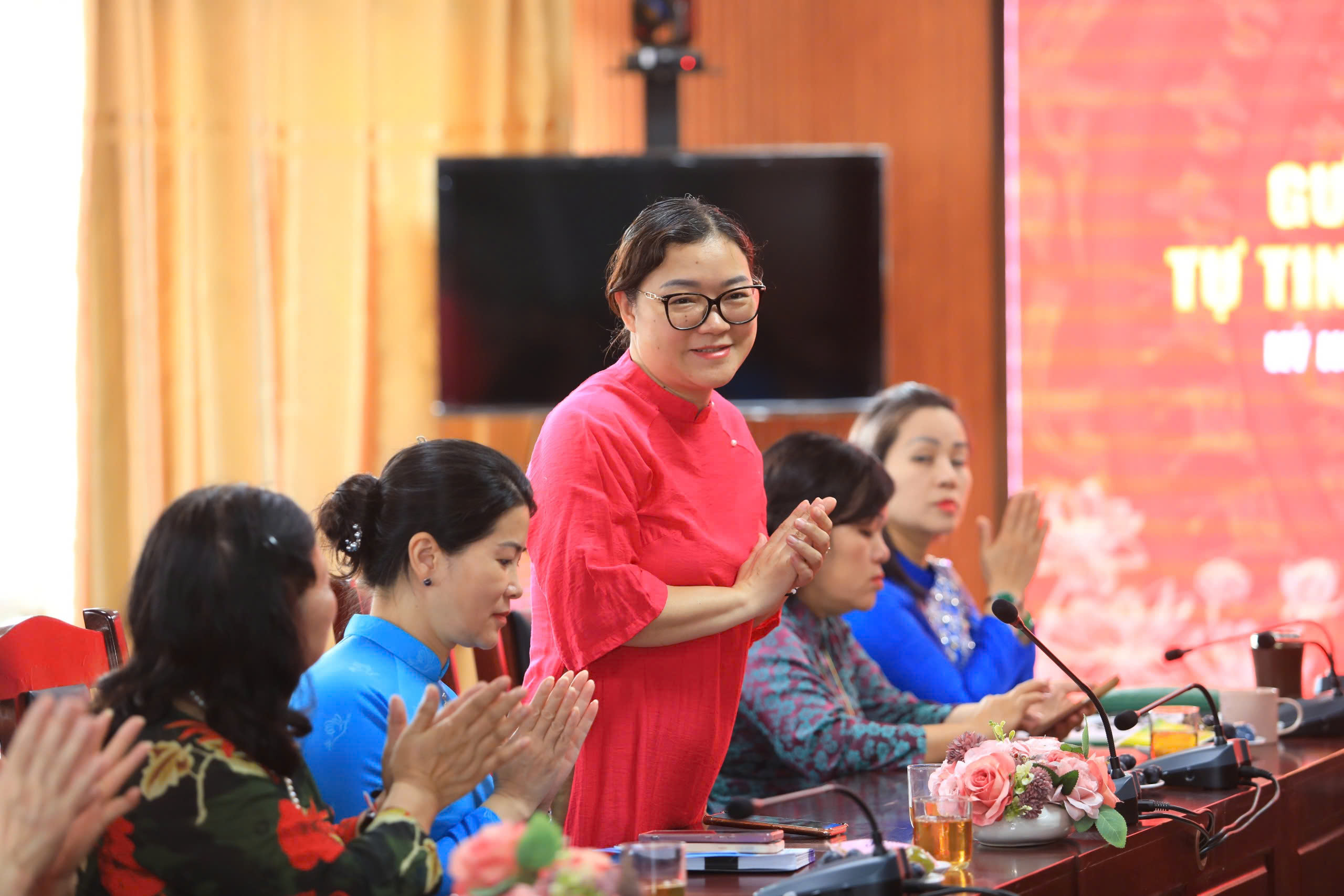 Trực tiếp Giao lưu gương điển hình tiên tiến “Phụ nữ Thủ đô Tự tin - Hội nhập - Kết nối thành công” năm 2025 - ảnh 7