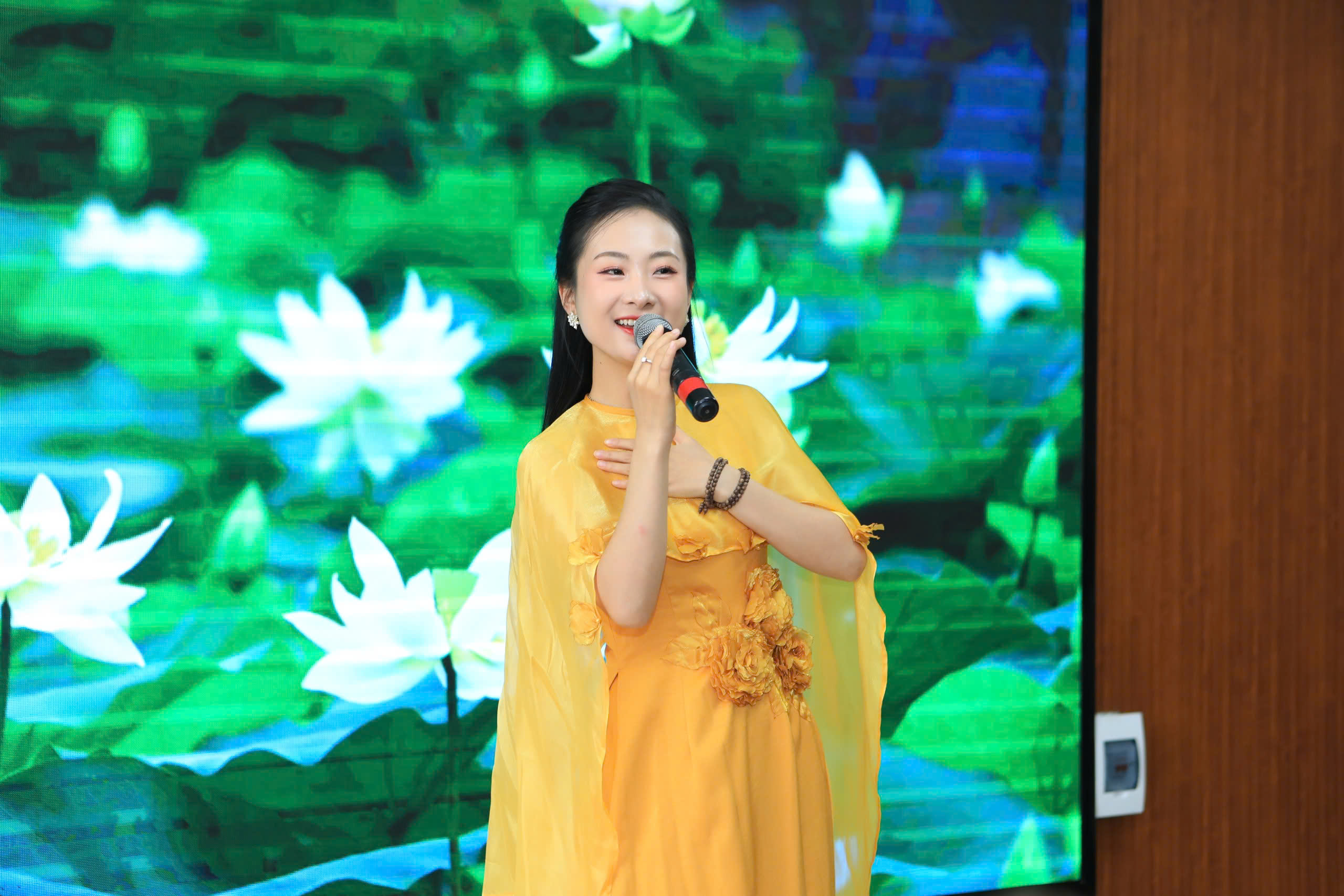 Trực tiếp Giao lưu gương điển hình tiên tiến “Phụ nữ Thủ đô Tự tin - Hội nhập - Kết nối thành công” năm 2025 - ảnh 1