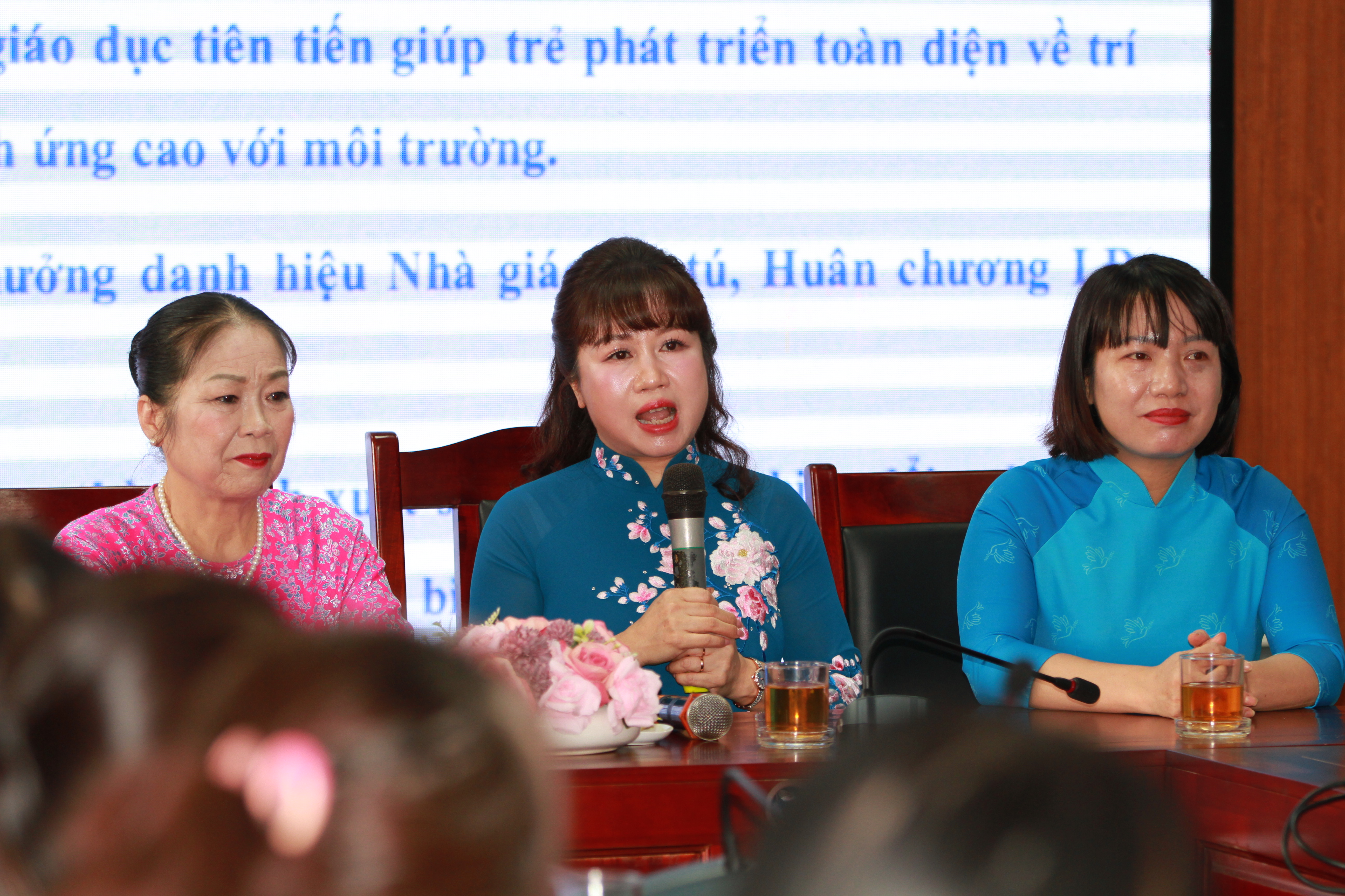 Trực tiếp Giao lưu gương điển hình tiên tiến “Phụ nữ Thủ đô Tự tin - Hội nhập - Kết nối thành công” năm 2025 - ảnh 19