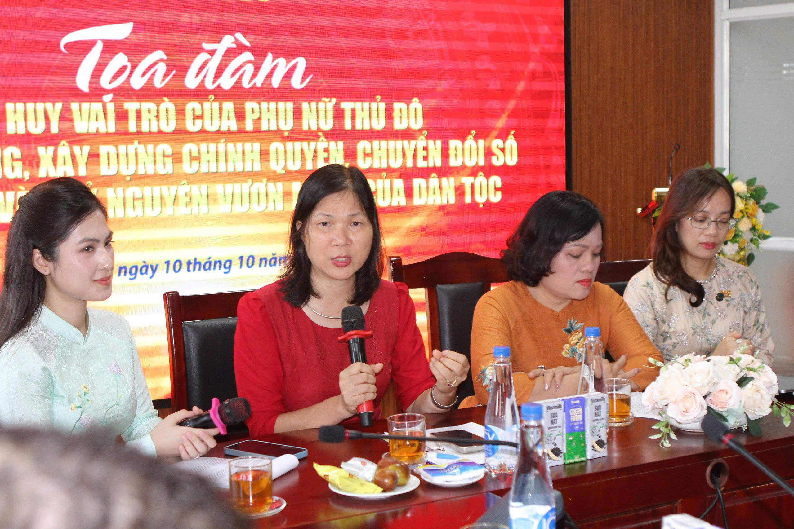 Trực tiếp Tọa đàm “Phát huy vai trò của phụ nữ Thủ đô trong xây dựng Đảng, xây dựng chính quyền, chuyển đổi số vững bước vào kỷ nguyên mới“ - ảnh 9
