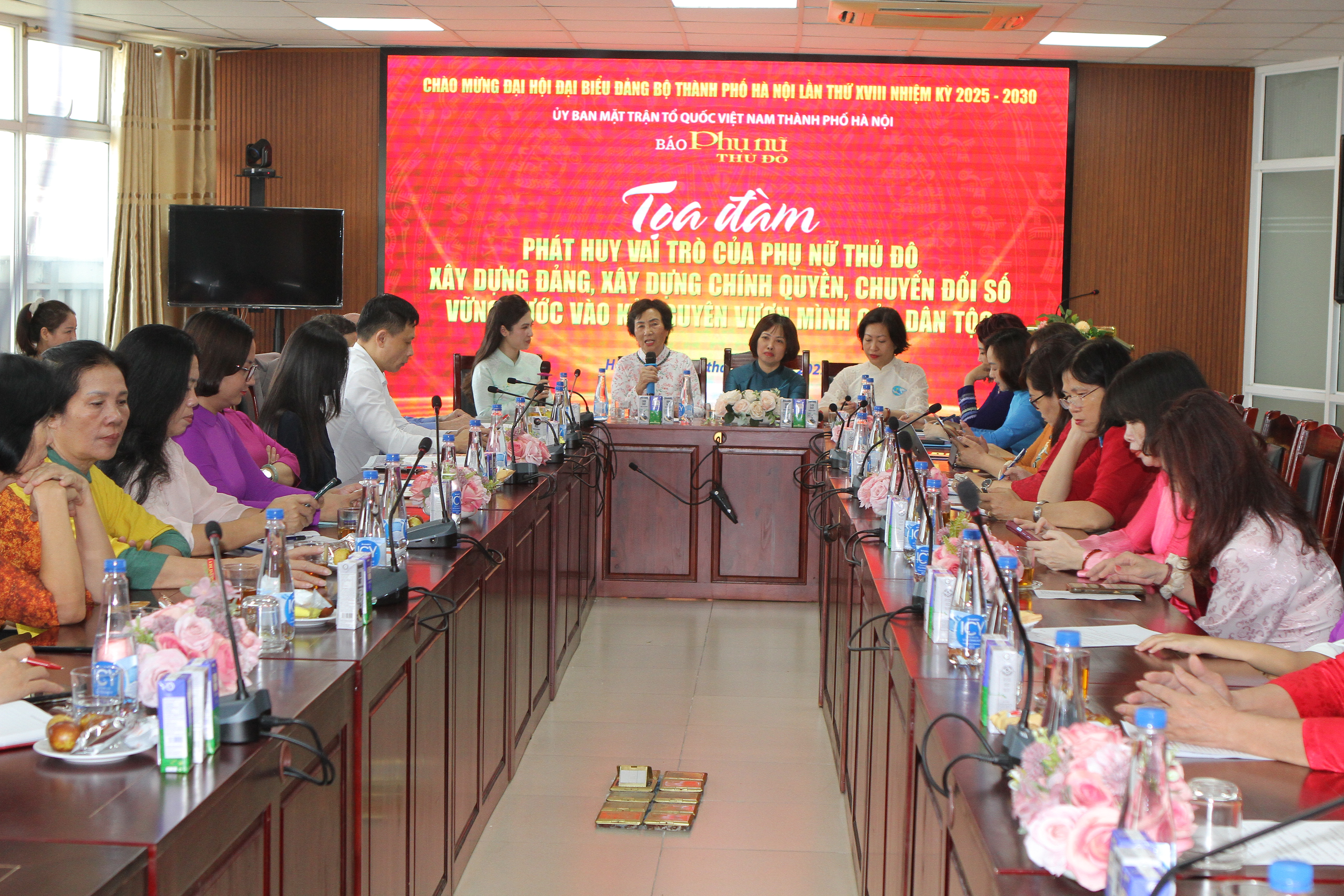 Trực tiếp Tọa đàm “Phát huy vai trò của phụ nữ Thủ đô trong xây dựng Đảng, xây dựng chính quyền, chuyển đổi số vững bước vào kỷ nguyên mới“ - ảnh 23