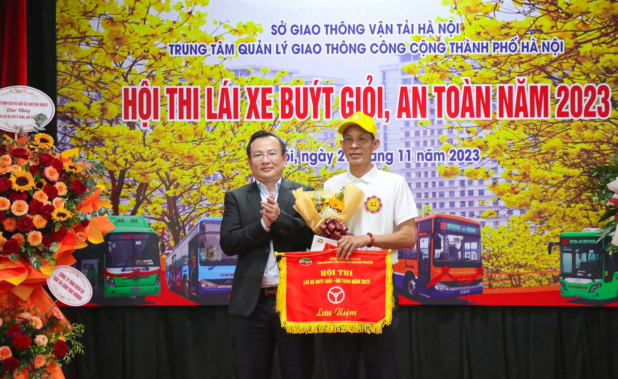 Hà Nội: Tranh tài trong Hội thi “Lái xe buýt giỏi, an toàn năm 2023” - ảnh 3