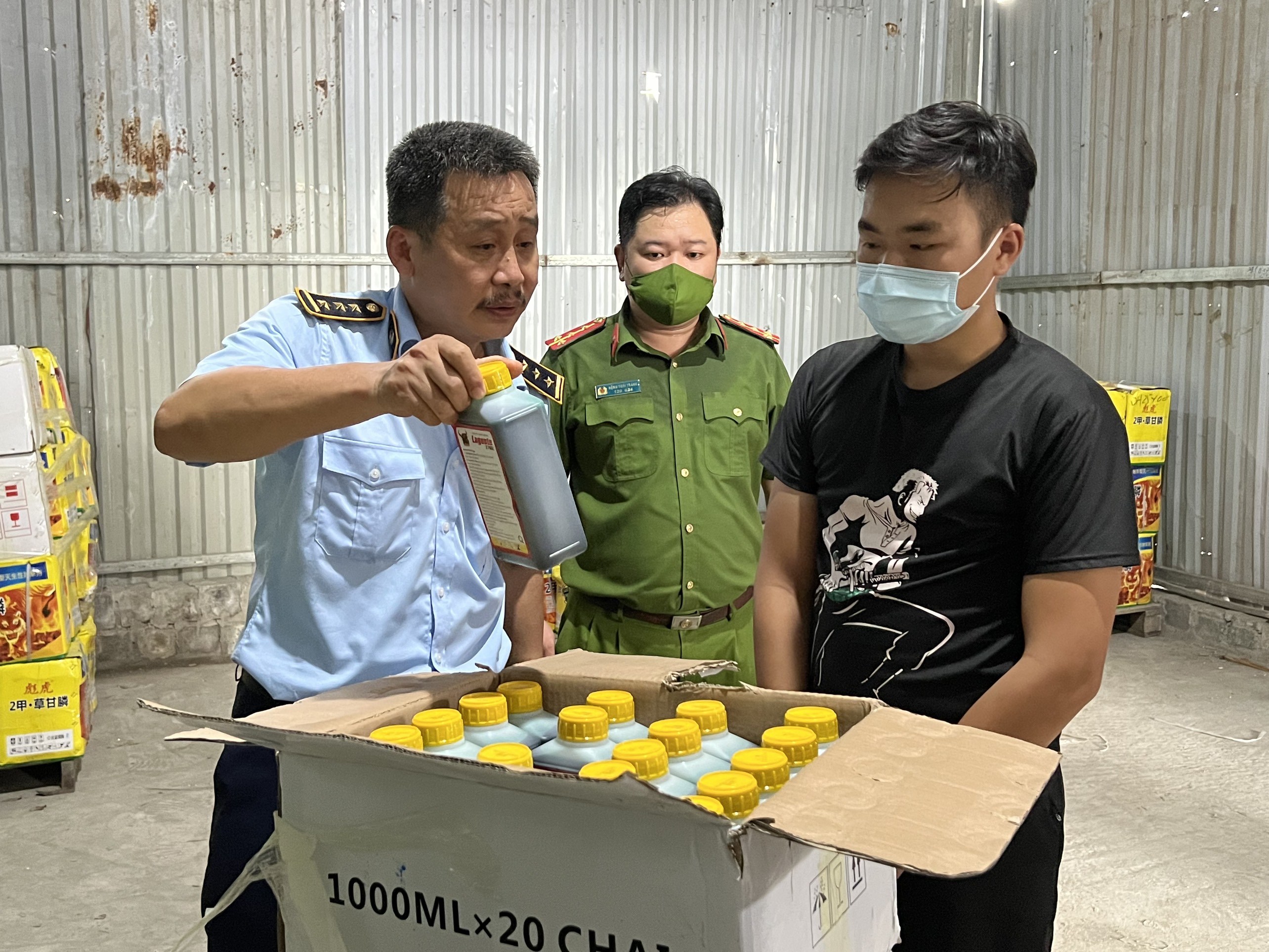 Phù phép biến thuốc trừ cỏ của Trung Quốc thành Việt Nam - ảnh 2
