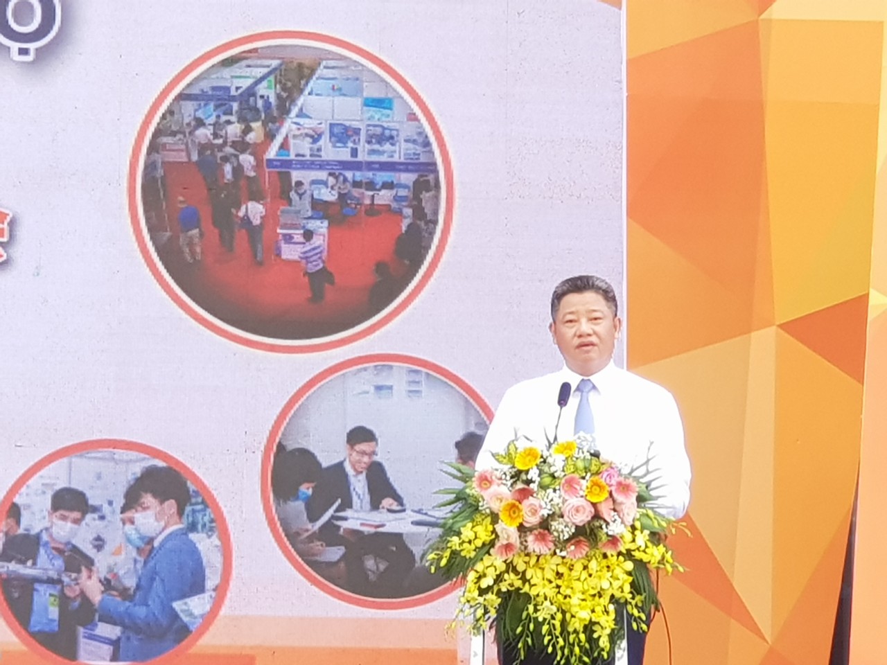 Khơi thông dòng chảy hàng hóa, thúc đẩy sản xuất kinh doanh - ảnh 1