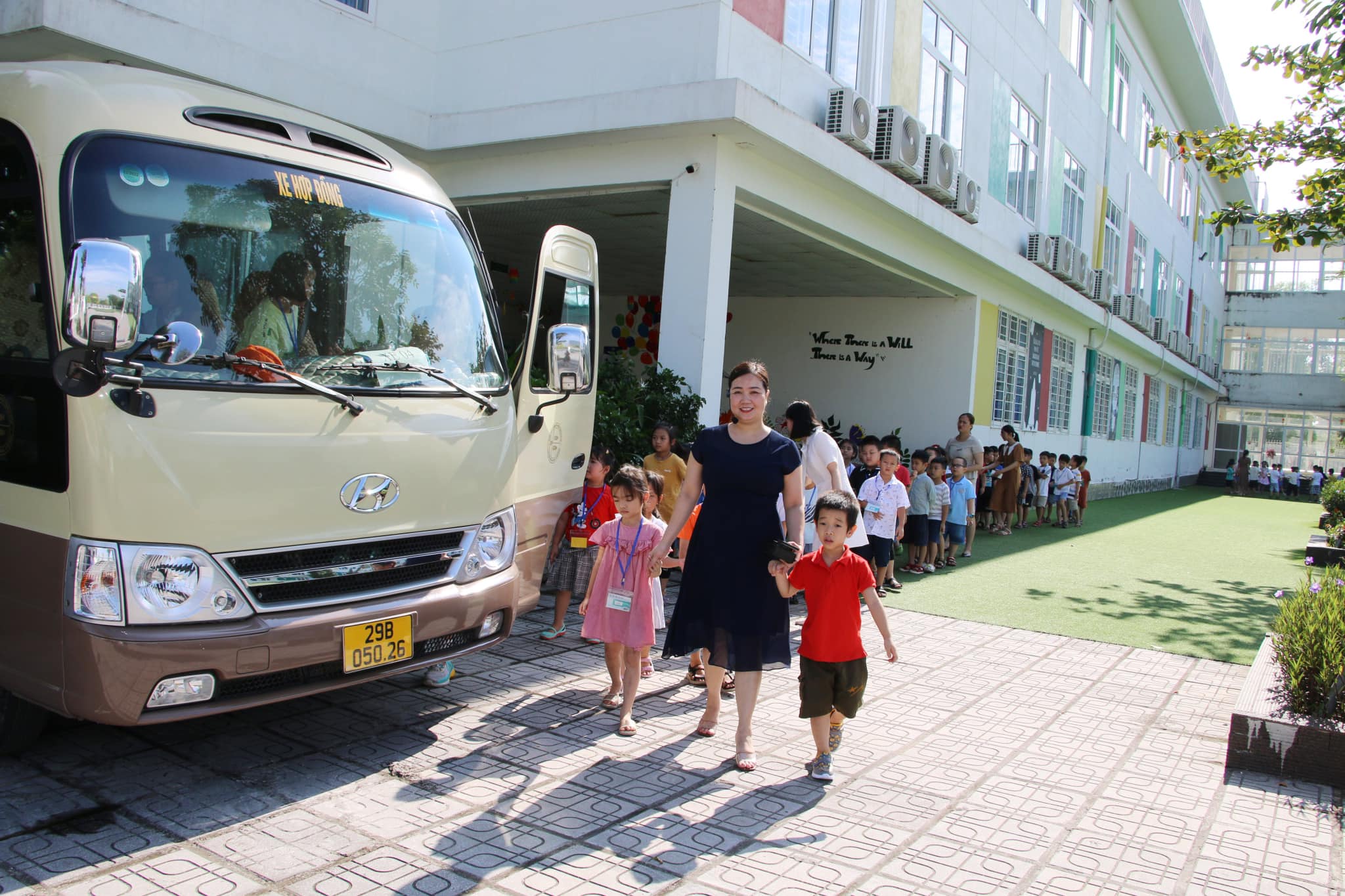 Yêu cầu quản lý chặt xe đưa đón học sinh - ảnh 1