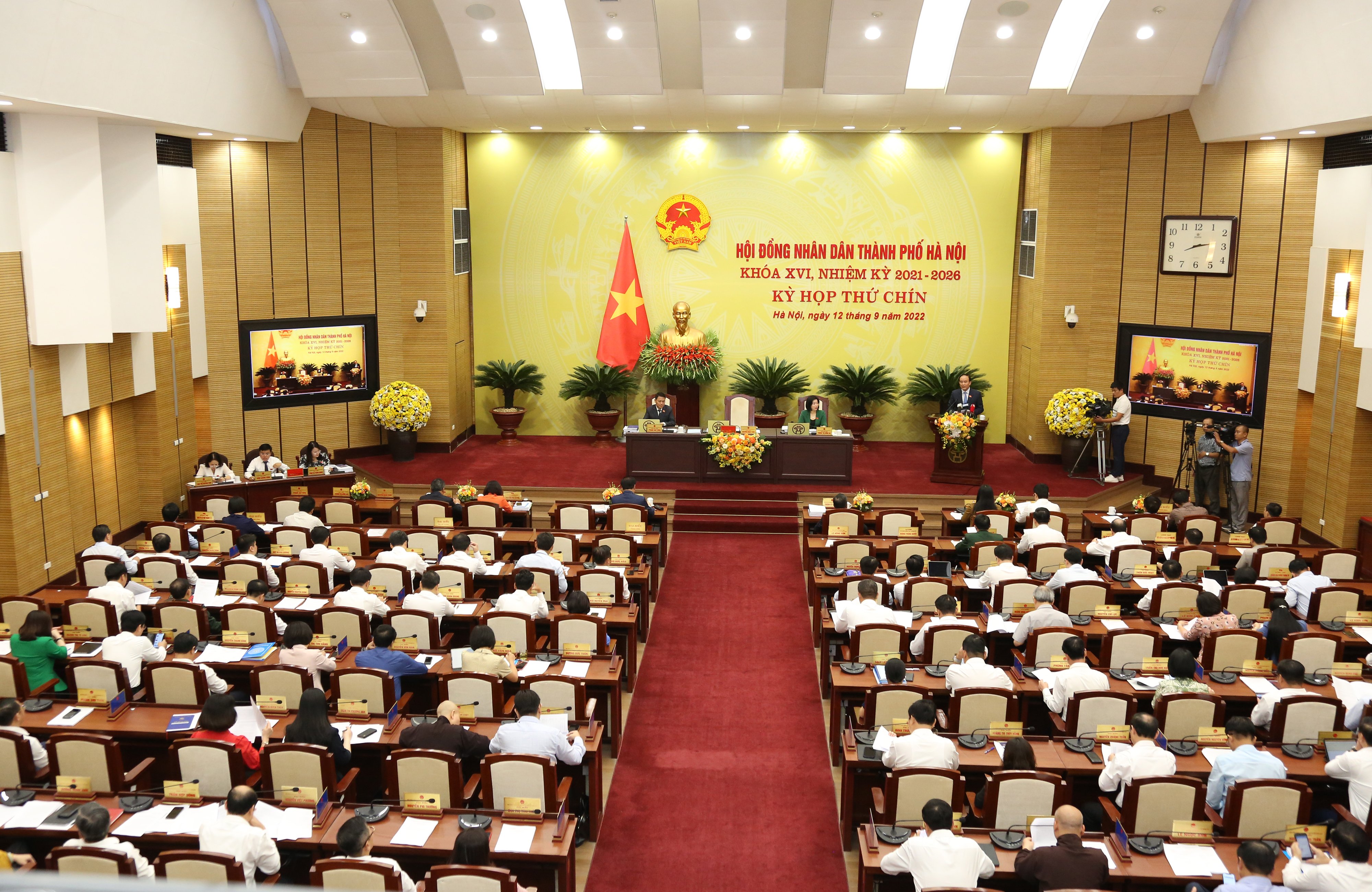 Kịp thời xem xét, quyết định một số vấn đề lớn, quan trọng trong phát triển kinh tế - xã hội - ảnh 1