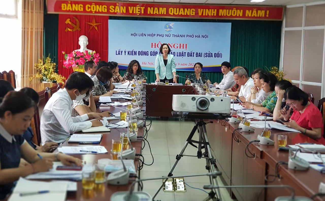 Hội LHPN Hà Nội tổ chức Hội nghị đóng góp dự thảo Luật Đất đai (sửa đổi) - ảnh 1