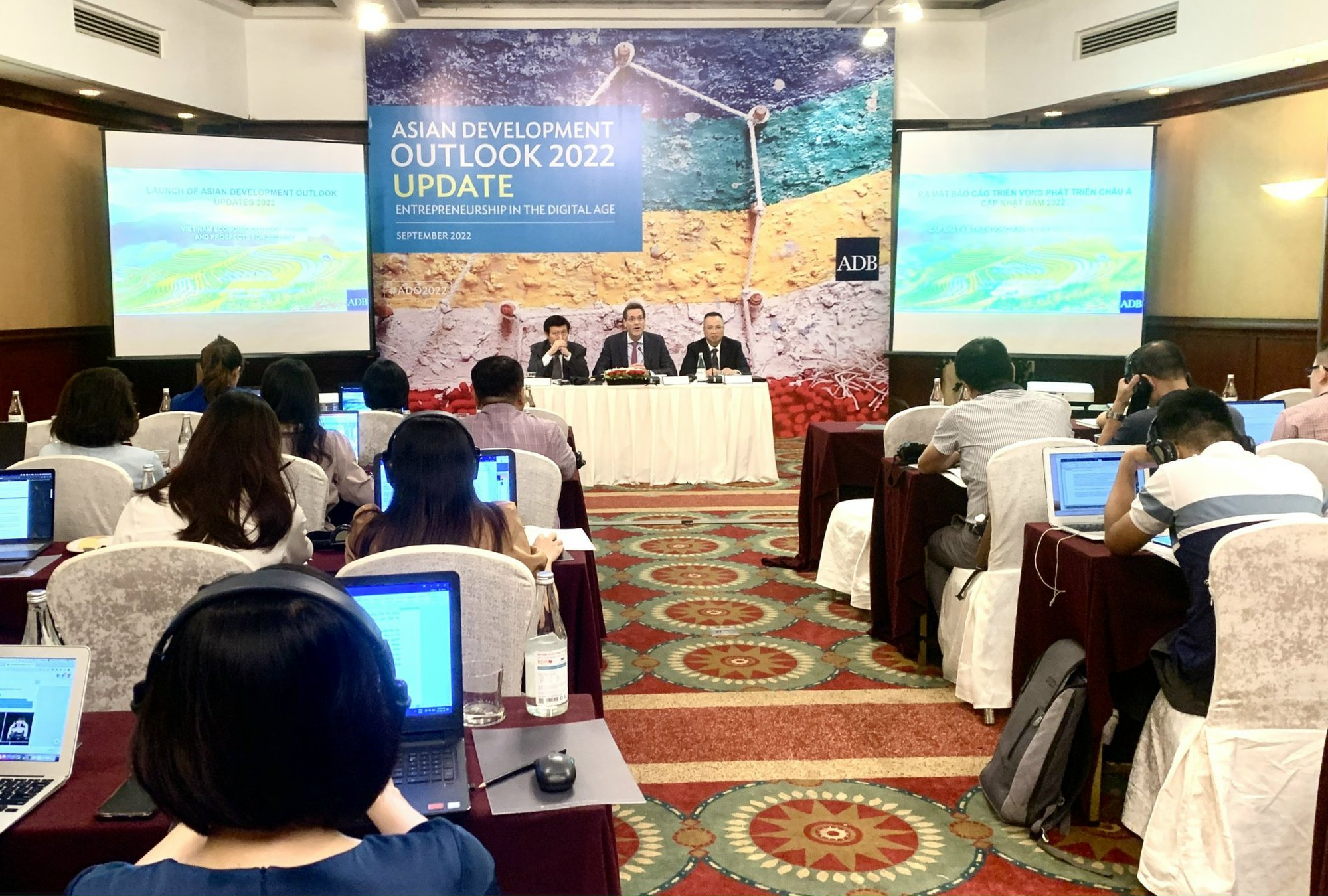 Kinh tế Việt Nam: Phục hồi nhanh hơn dự kiến trong nửa đầu năm 2022 - ảnh 1