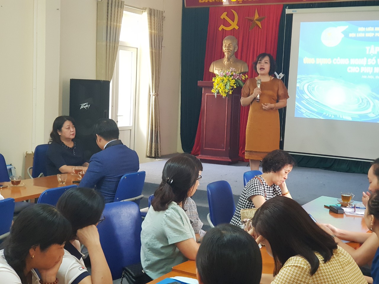 Tập huấn về ứng dụng công nghệ số và kỹ năng marketing online cho 75 phụ nữ khởi nghiệp - ảnh 2