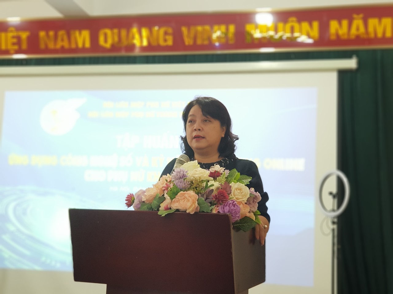 Tập huấn về ứng dụng công nghệ số và kỹ năng marketing online cho 75 phụ nữ khởi nghiệp - ảnh 1