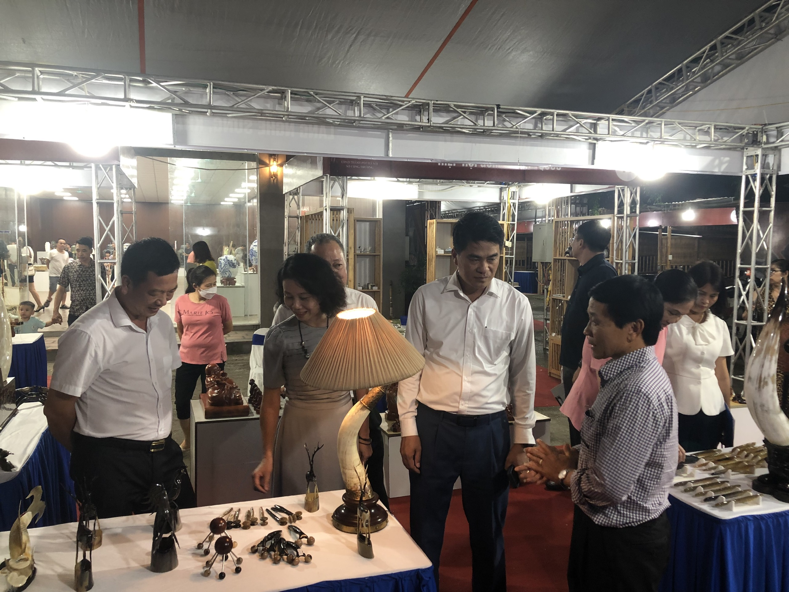 Triển lãm các sản phẩm, mẫu thiết kế hàng thủ công mỹ nghệ mới, sáng tạo năm 2022 - ảnh 3