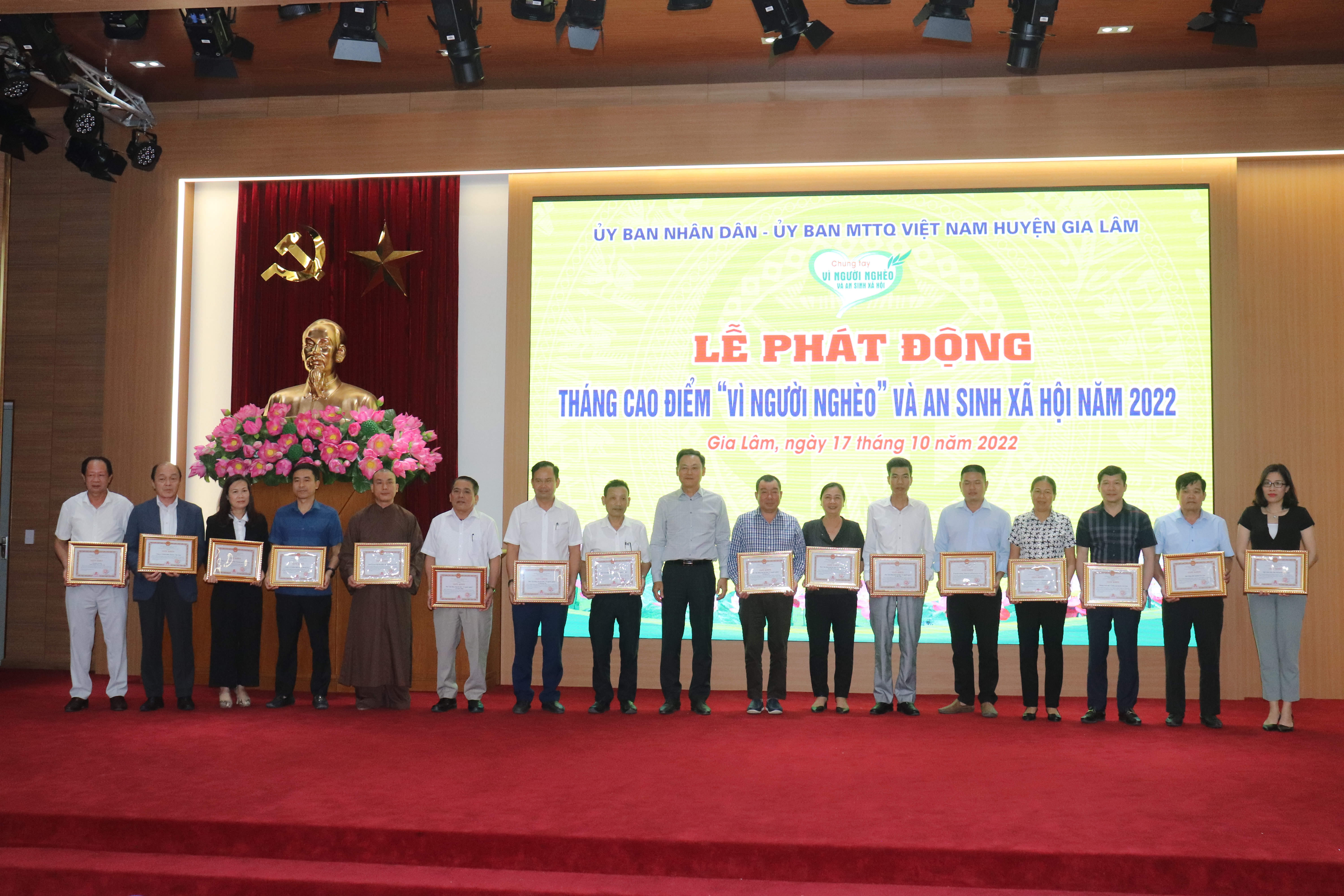 Gia Lâm: Phát động tháng cao điểm “Vì người nghèo” và an sinh xã hội năm 2022 - ảnh 3
