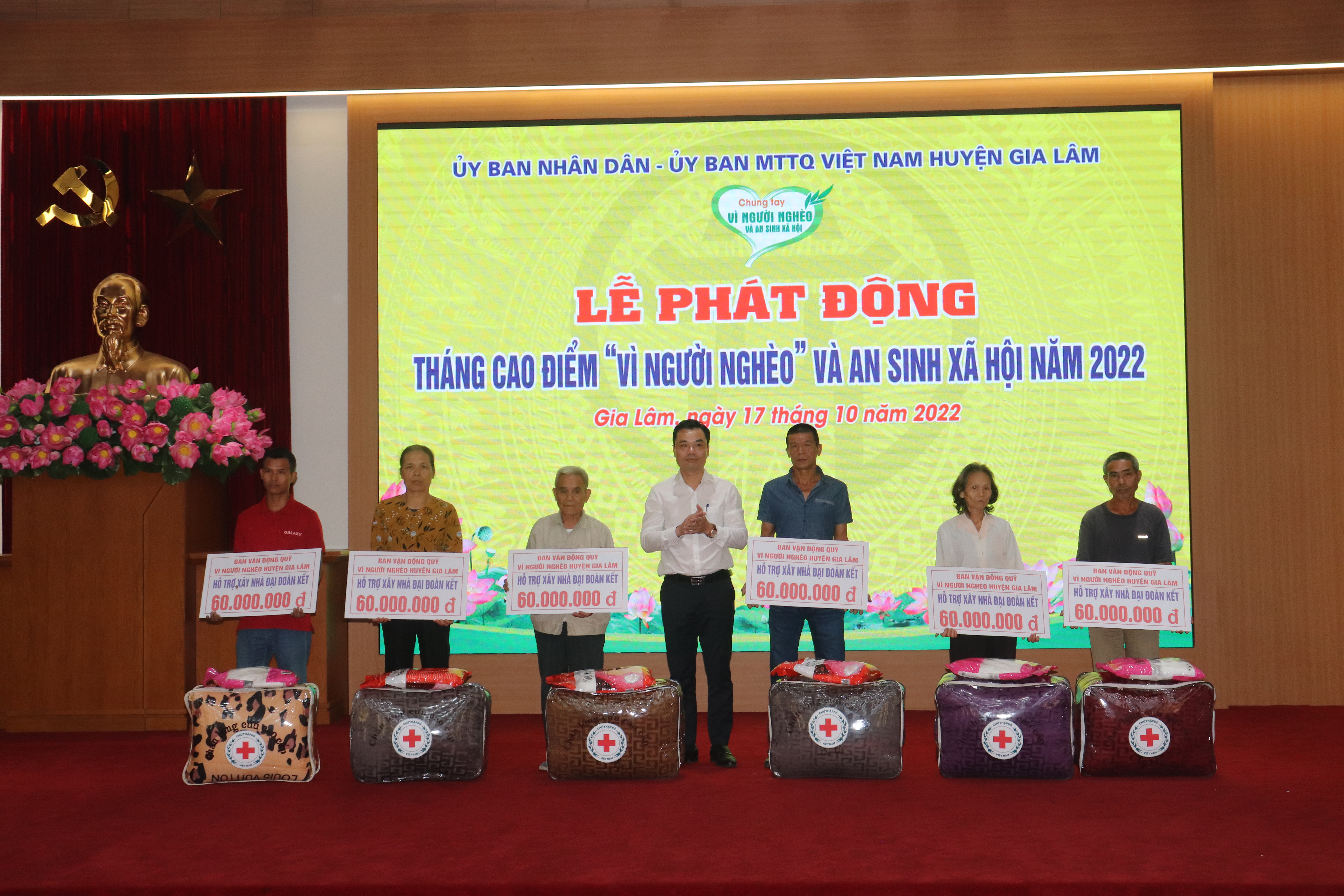 Gia Lâm: Phát động tháng cao điểm “Vì người nghèo” và an sinh xã hội năm 2022 - ảnh 7