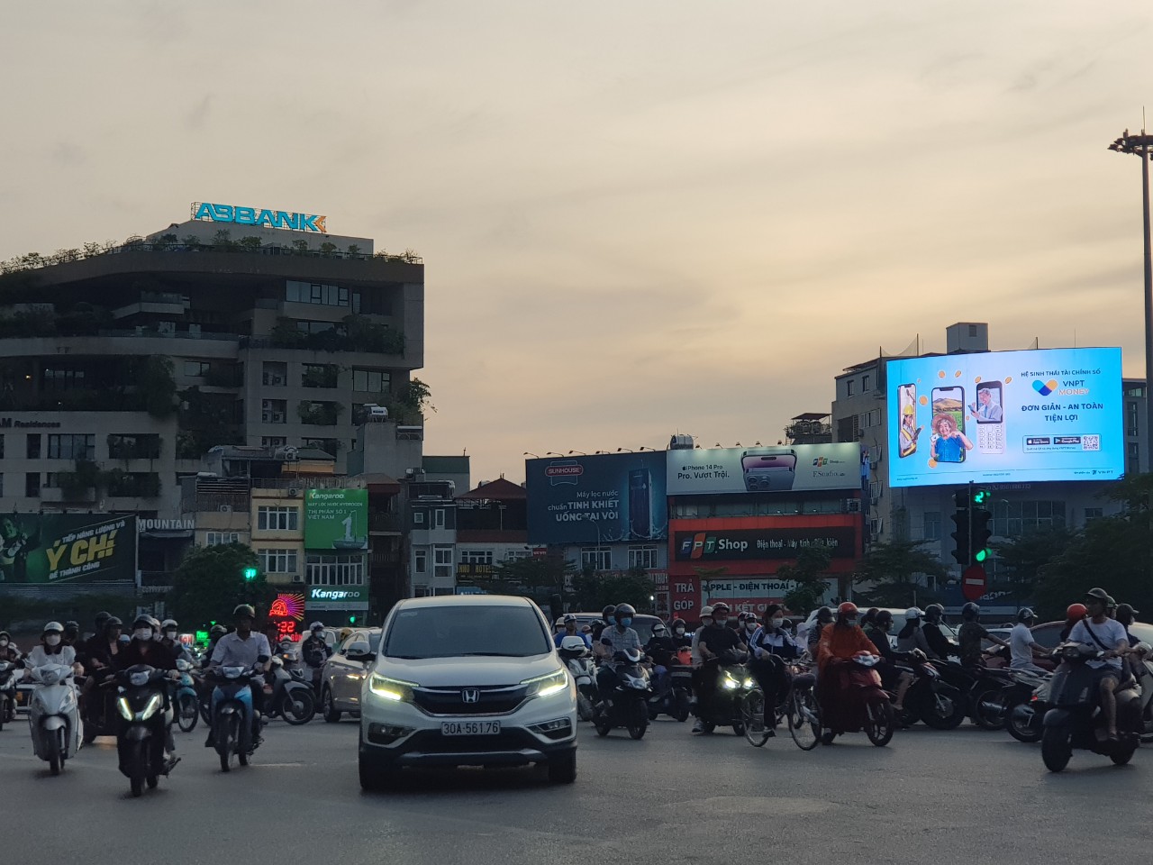 Hà Nội: Đề xuất lắp đặt 66 nút đèn tín hiệu giao thông - ảnh 1
