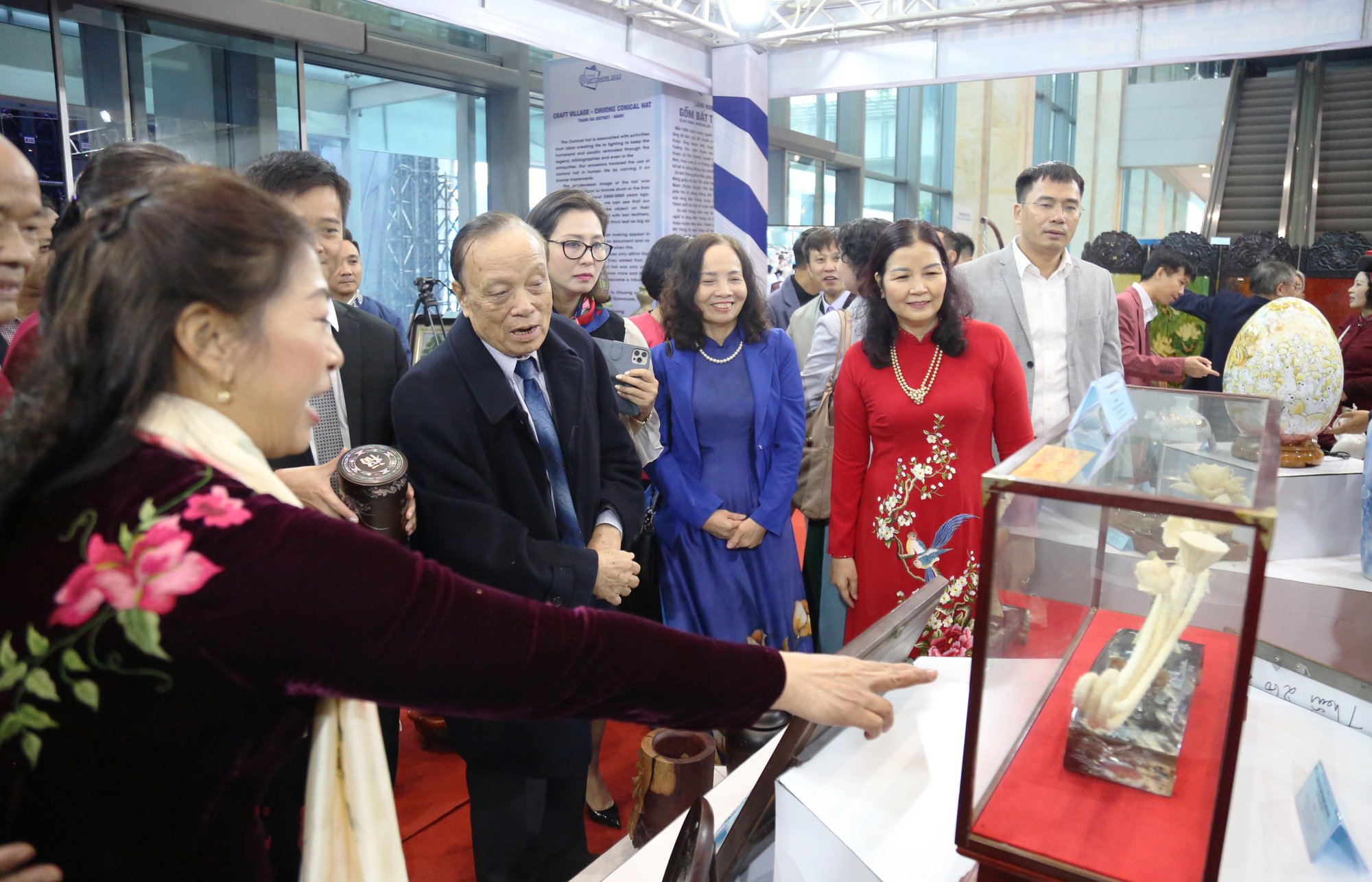 Khai mạc Hội chợ quốc tế Quà tặng hàng thủ công mỹ nghệ Hà Nội 2022 - ảnh 4