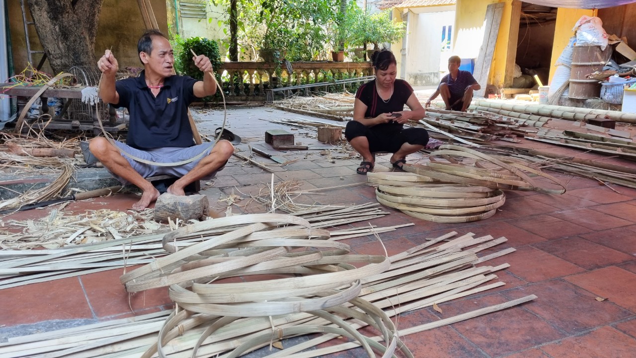 Nghề đan cót ở Nghĩa Hương: Nghề phụ tạo nên nguồn thu nhập chính - ảnh 1