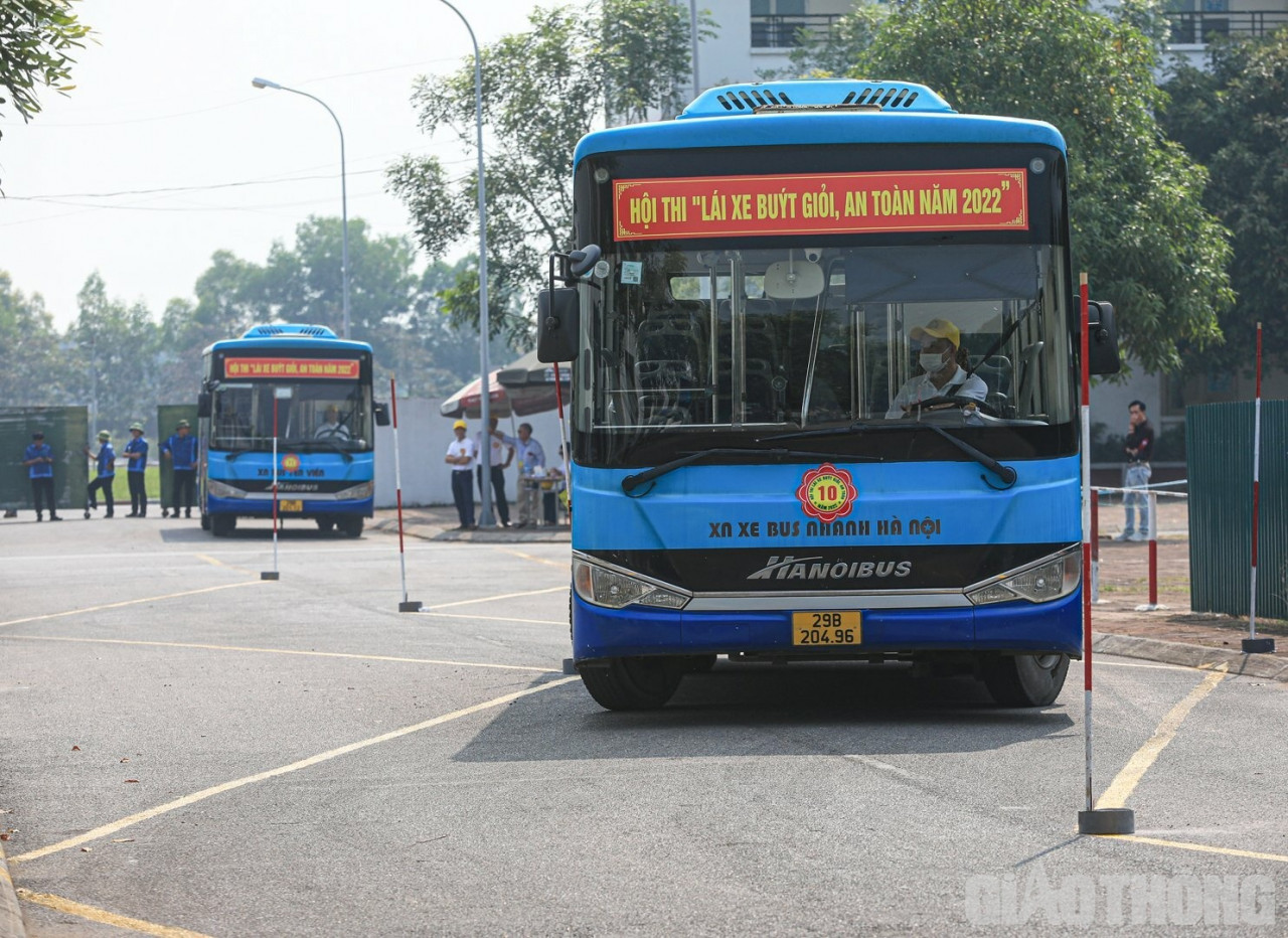 45 tài xế đua tài tại Hội thi lái xe buýt giỏi, an toàn năm 2022 - ảnh 2