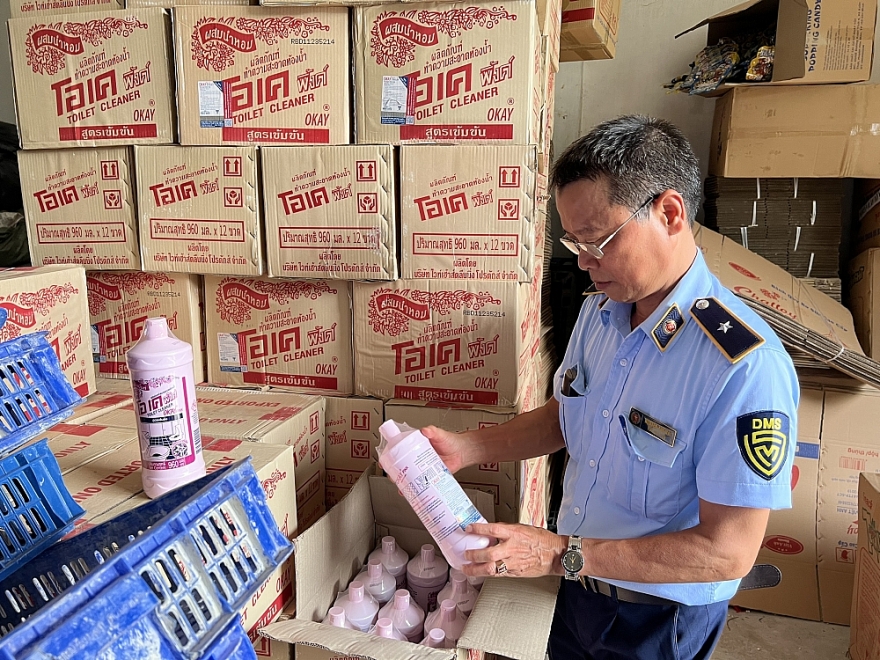 Hà Nội quyết liệt chống buôn lậu, gian lận thương mại và hàng giả dịp cuối năm 2022 - ảnh 1