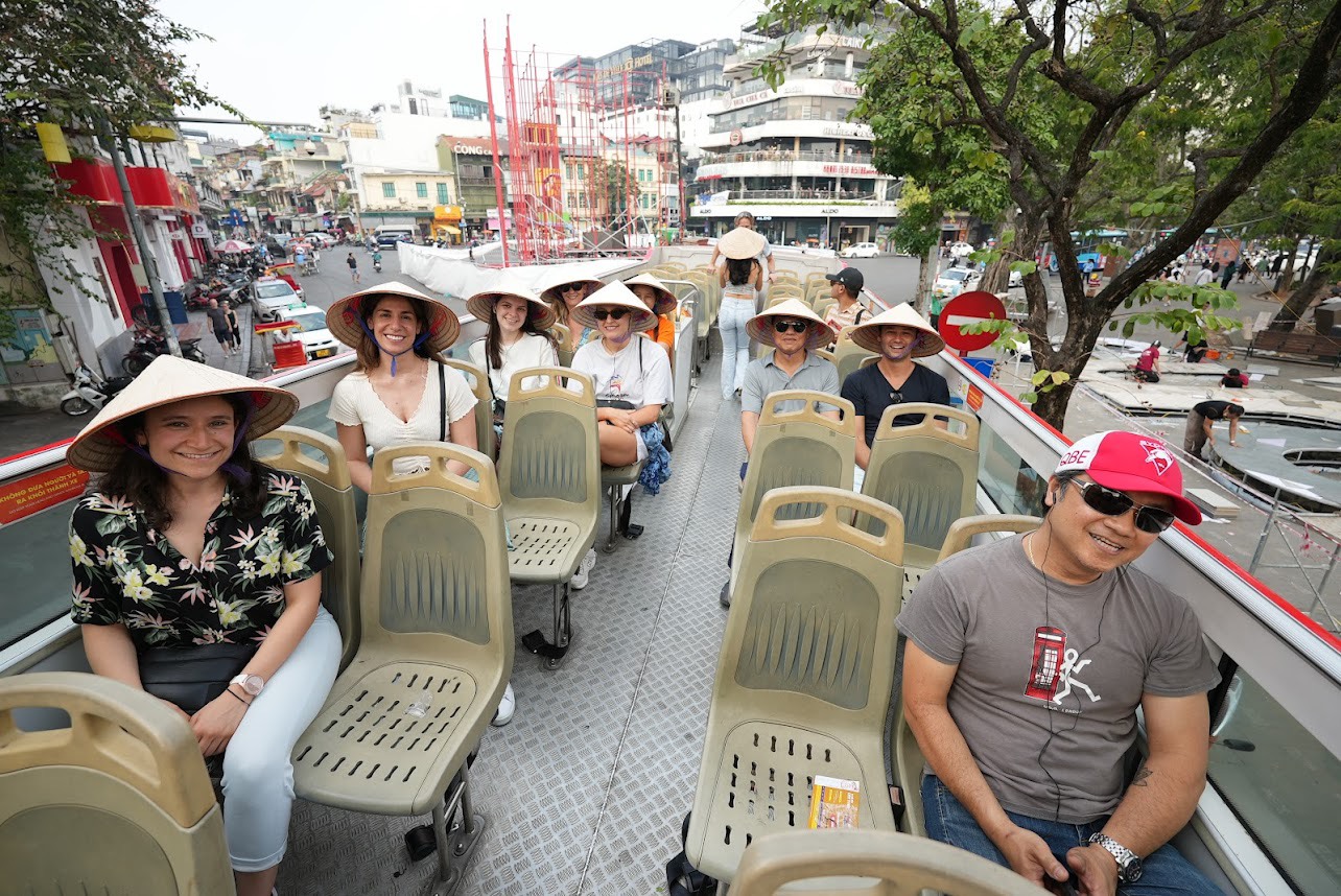 Hà Nội đón đoàn famtrip quốc tế đầu tiên sau dịch Covid-19 - ảnh 1