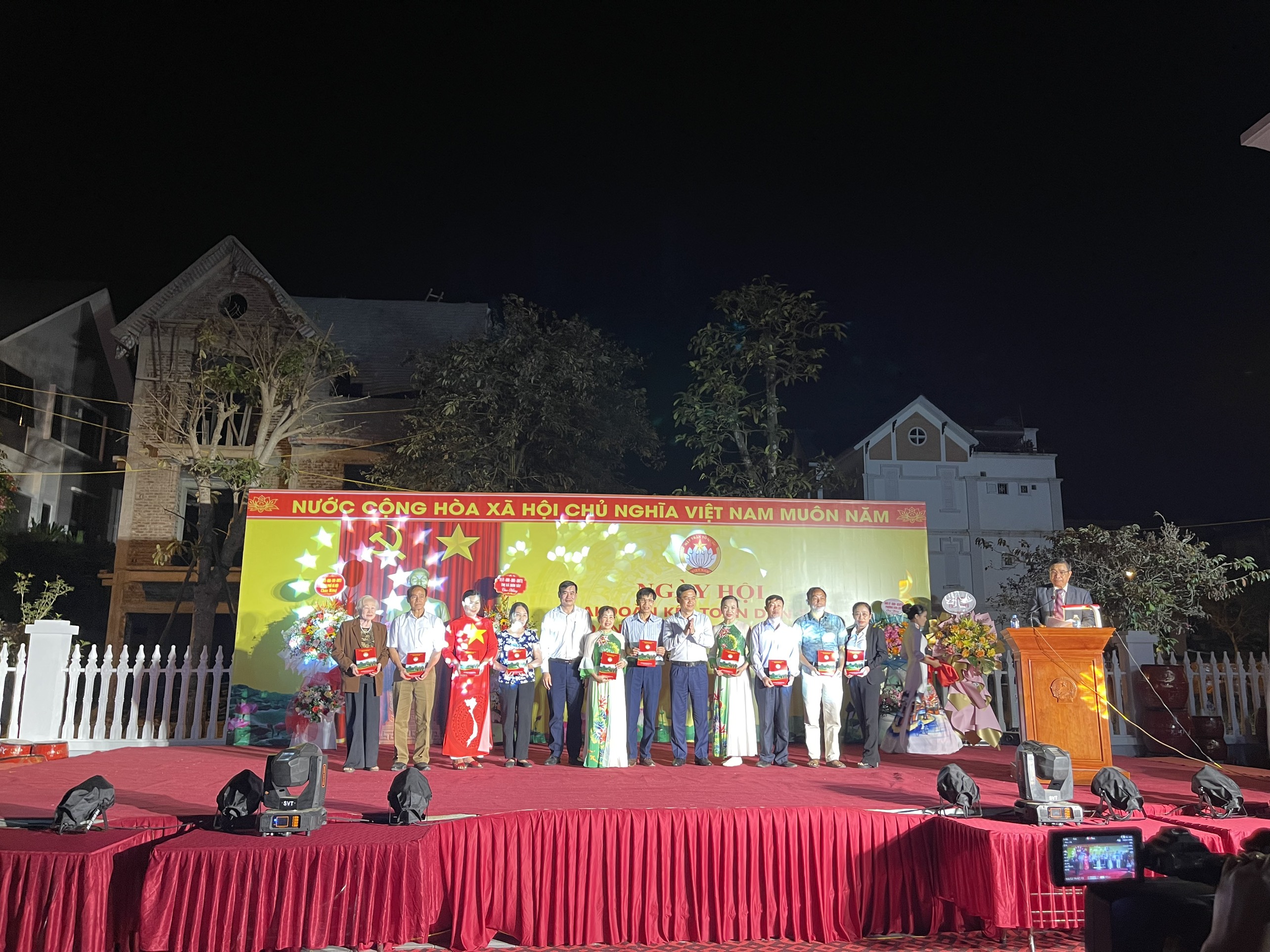 Tưng bừng ngày hội đại đoàn kết ở phường Sơn Lộc, Sơn Tây - ảnh 3