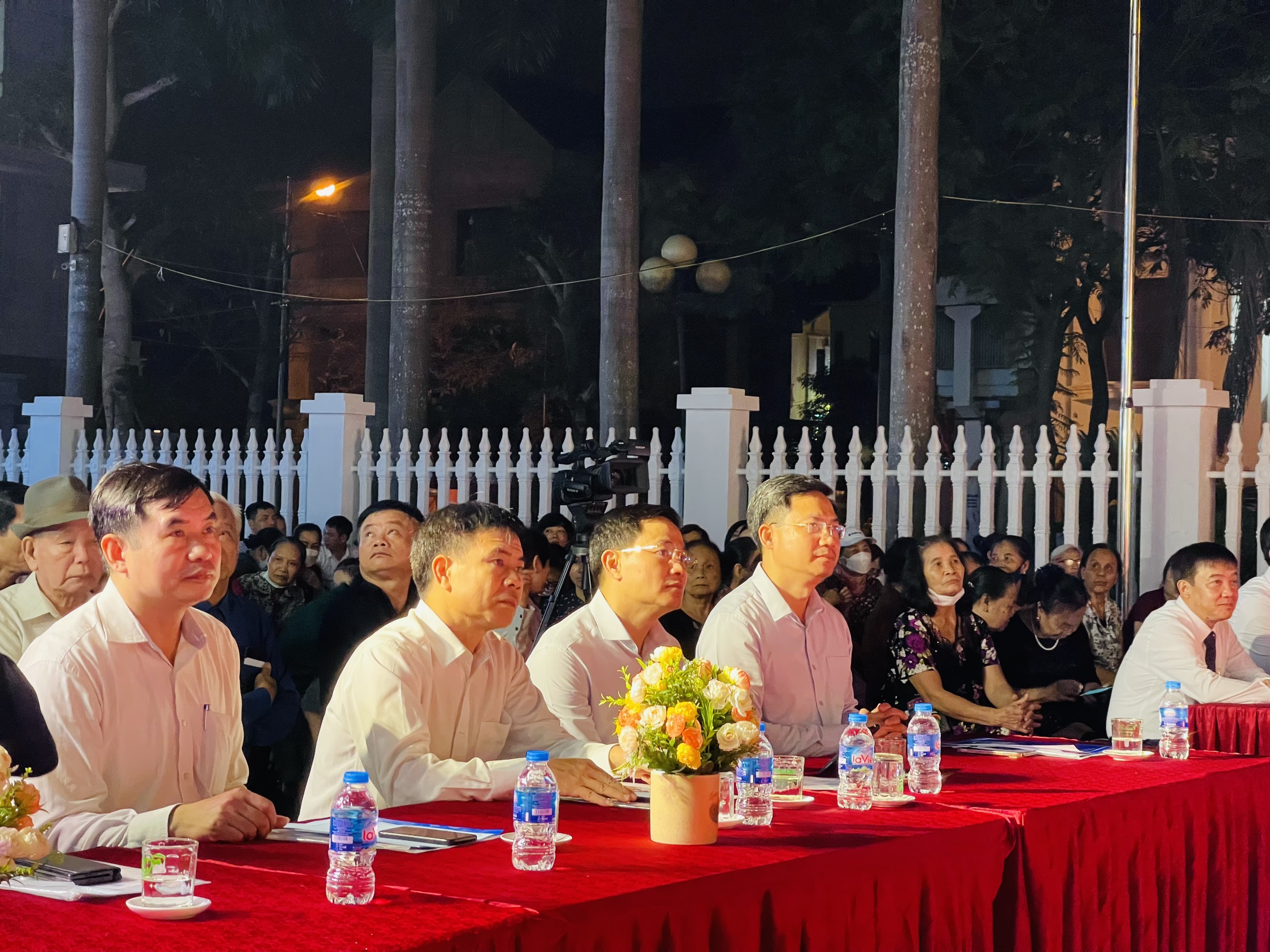 Tưng bừng ngày hội đại đoàn kết ở phường Sơn Lộc, Sơn Tây - ảnh 1