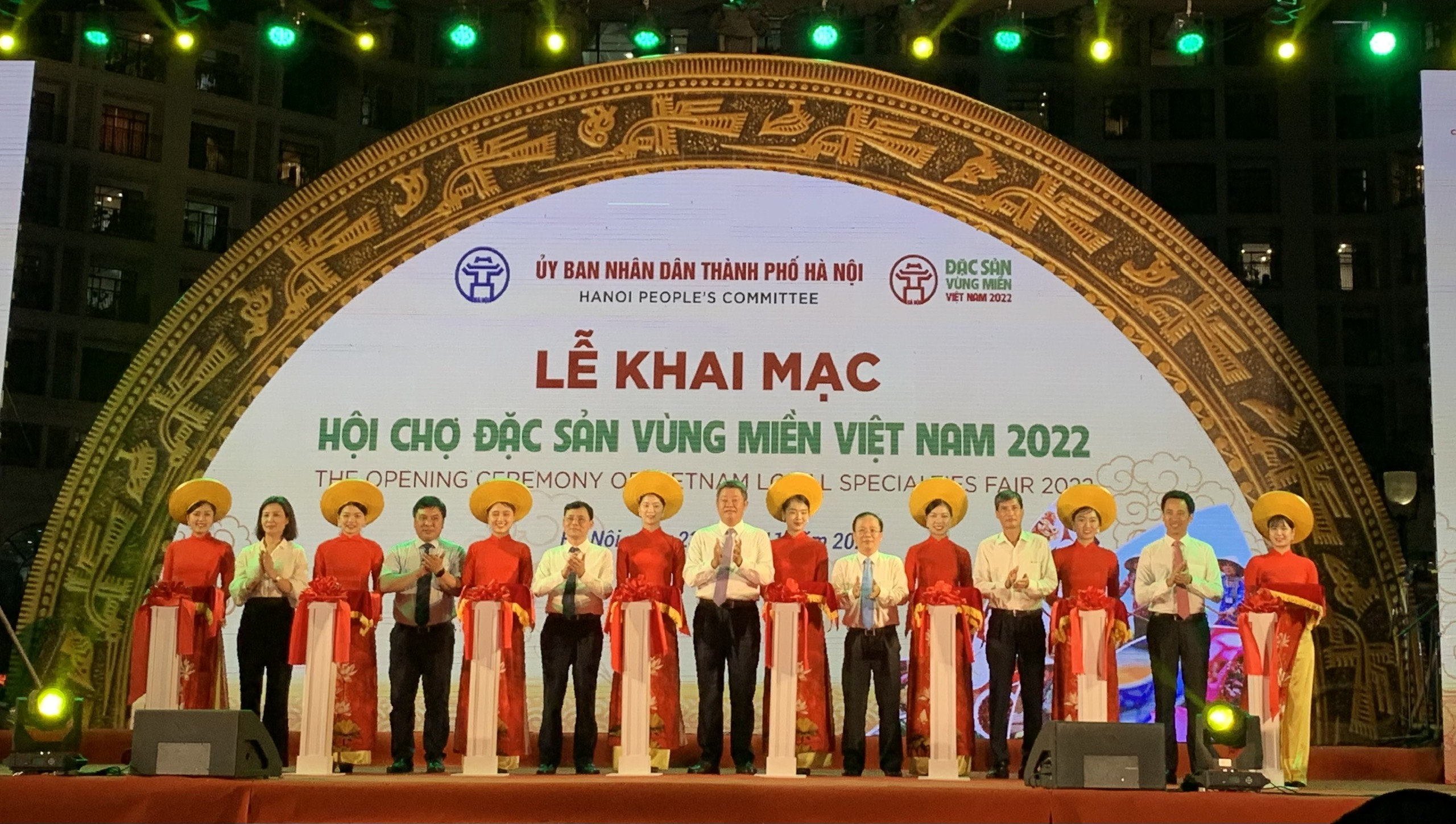 260 gian hàng đặc sản các vùng miền trên cả nước hội tụ tại Hà Nội - ảnh 2