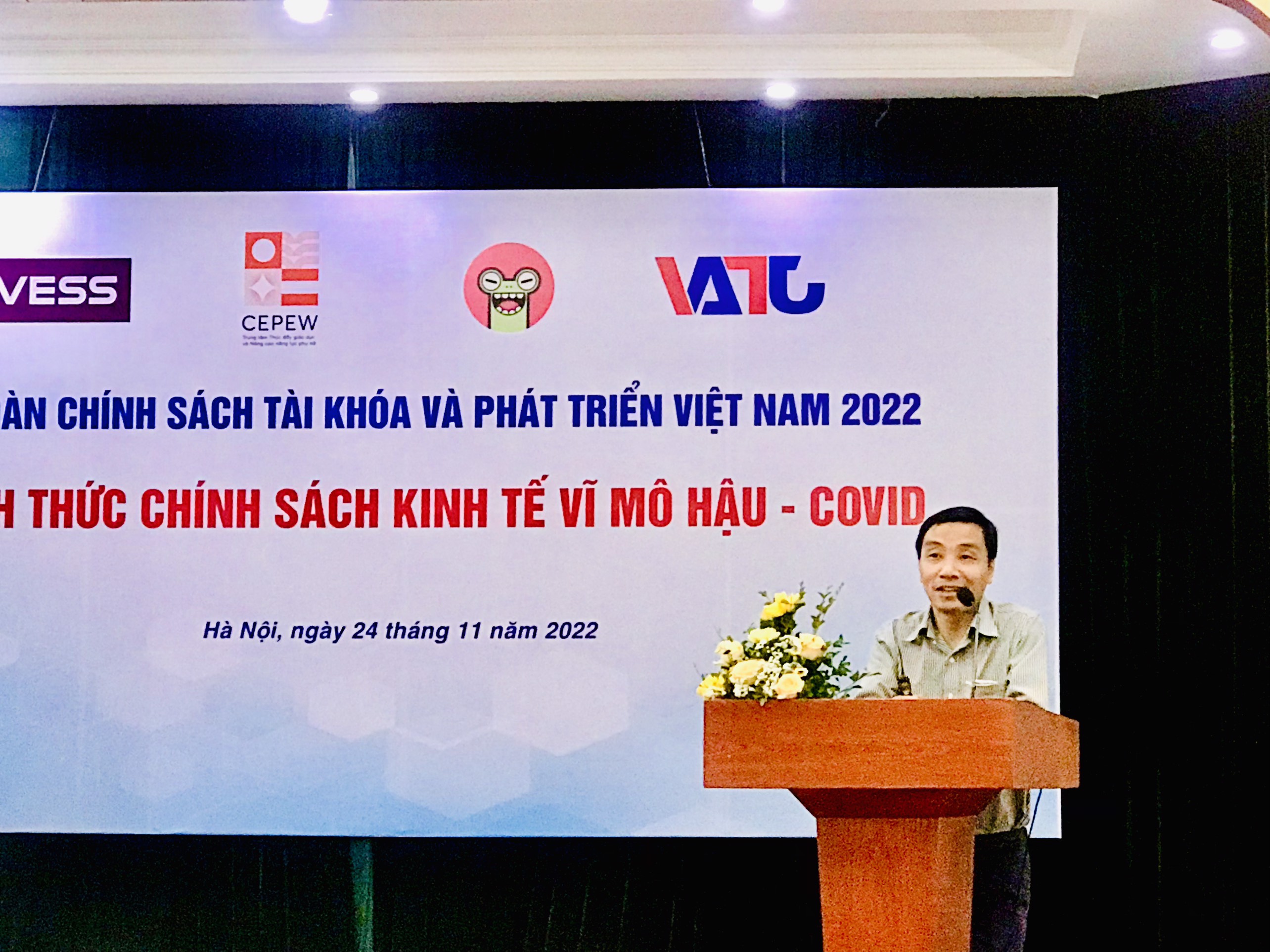 Nhiều khuyến nghị chính sách giúp ổn định kinh tế vĩ mô hậu Covid-19 - ảnh 1
