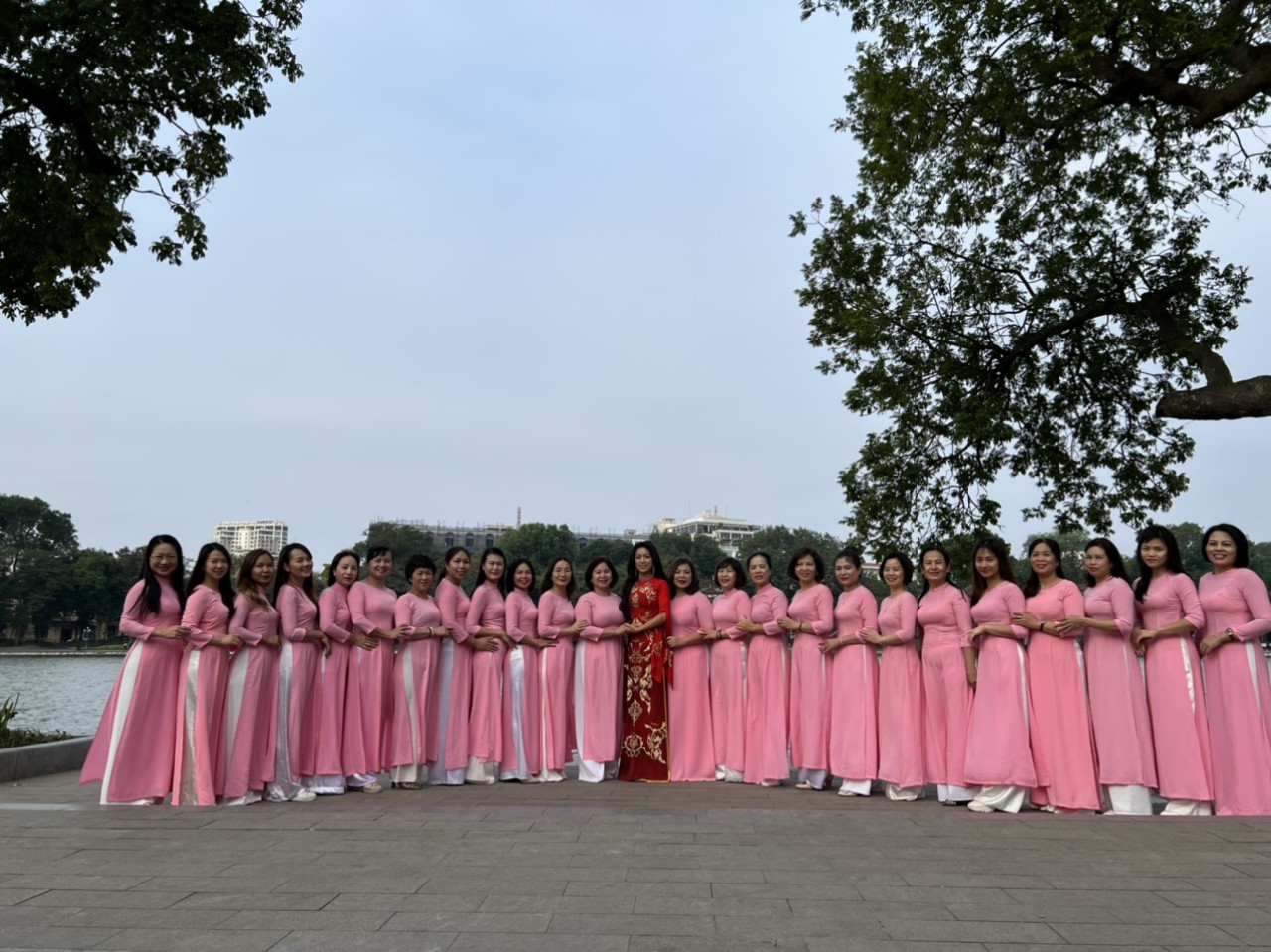 Gần 1.000 phụ nữ Thủ đô sẵn sàng cho ngày hội Áo dài du lịch Hà Nội năm 2022 - ảnh 6