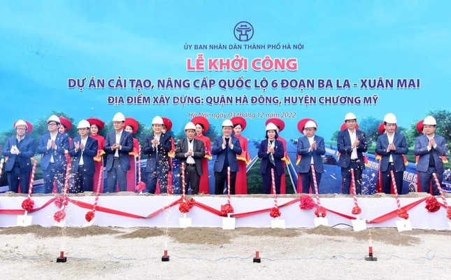 Khởi công dự án cải tạo, nâng cấp quốc lộ 6 đoạn Ba La - Xuân Mai - ảnh 1
