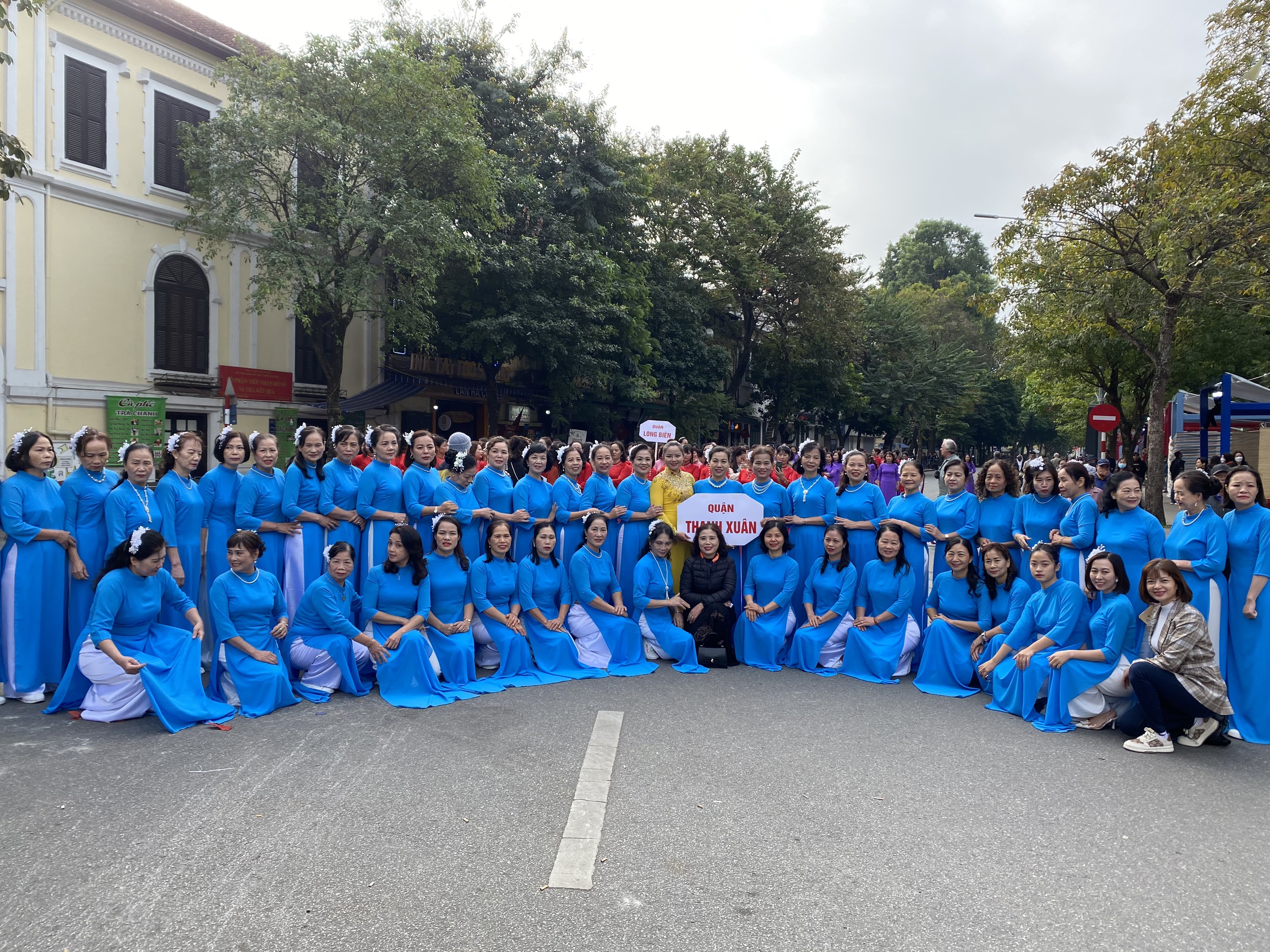 Gần 1.000 phụ nữ Thủ đô sẵn sàng cho ngày hội Áo dài du lịch Hà Nội năm 2022 - ảnh 5